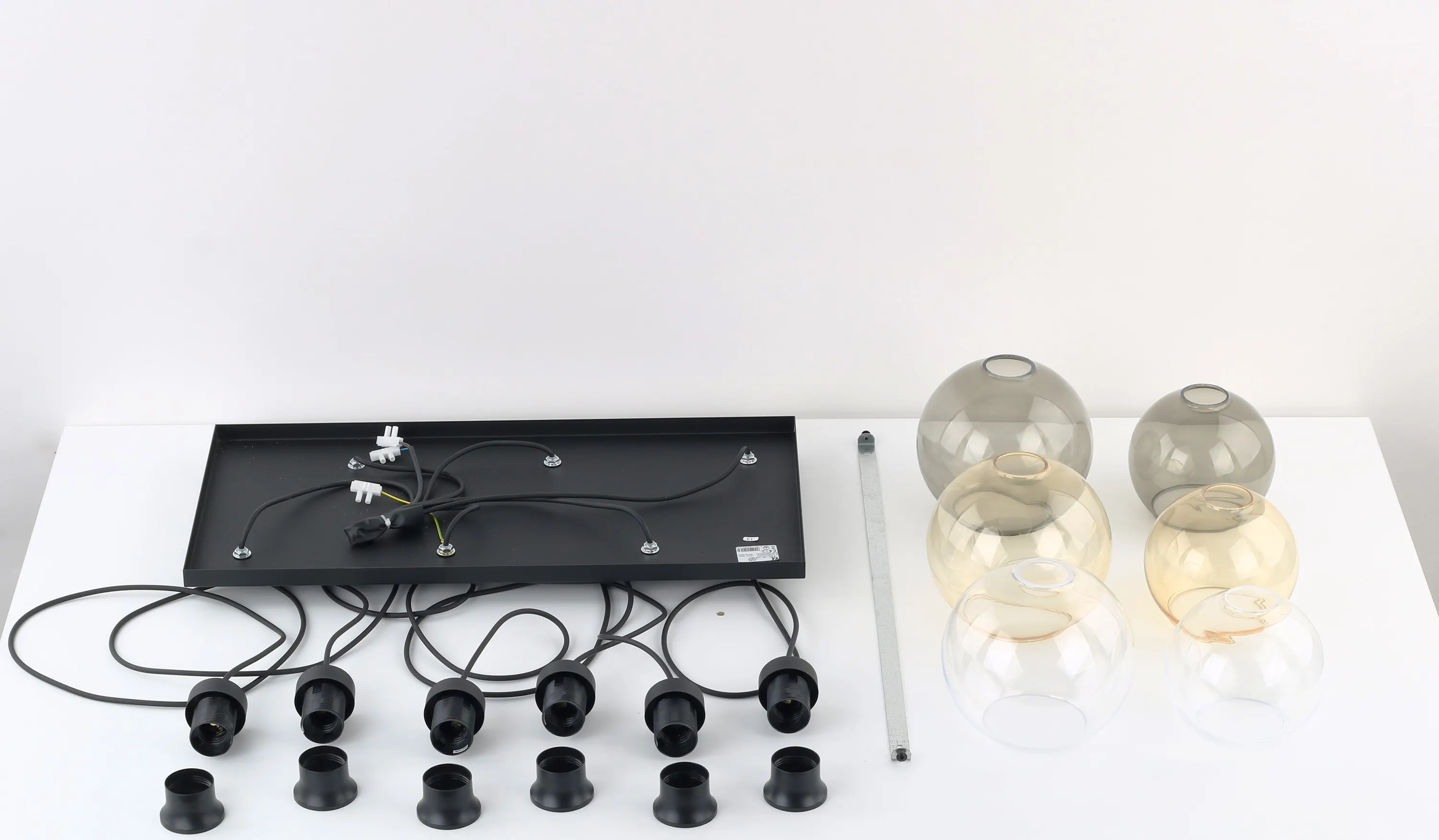 Lampa wisząca CUBUS czarna różnokolorowe bursztynowe szare transparentne klosze o różnych rozmiarach 160x68x38cm - TK_2164