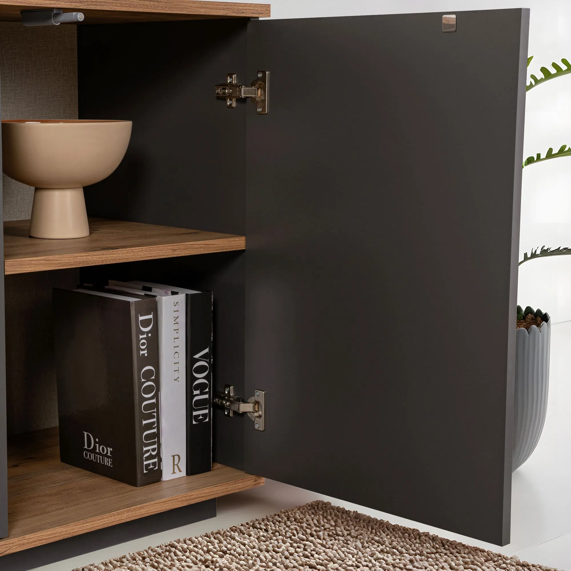 Komoda 4-drzwiowa z wnęką ARISTA 180 cm antracyt sosna atlantycka - ASI_241NRD1304