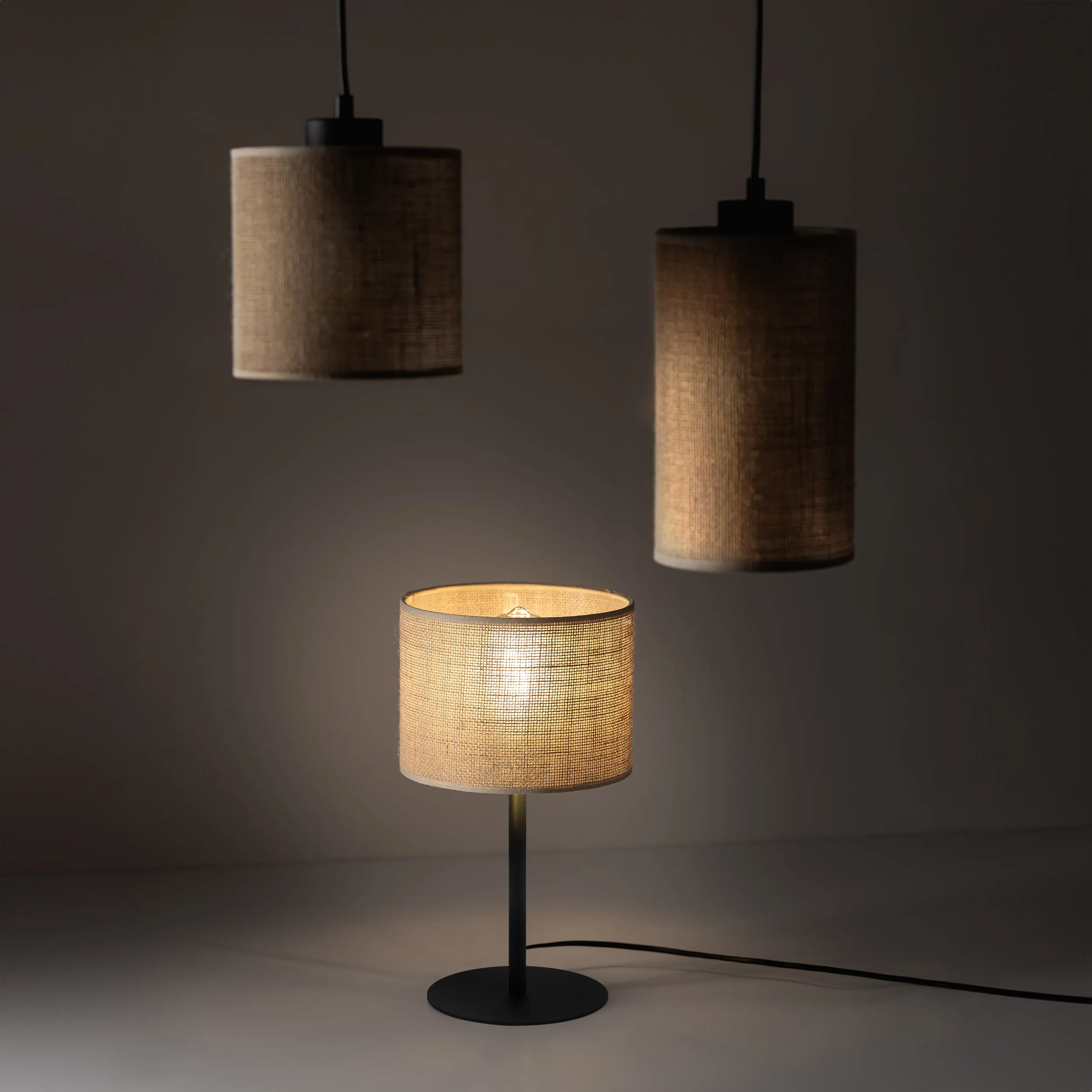 Lampka nocna JUTA czarna z brązowym abażurem okrągłym z tkaniny 39x22cm - TK_5552