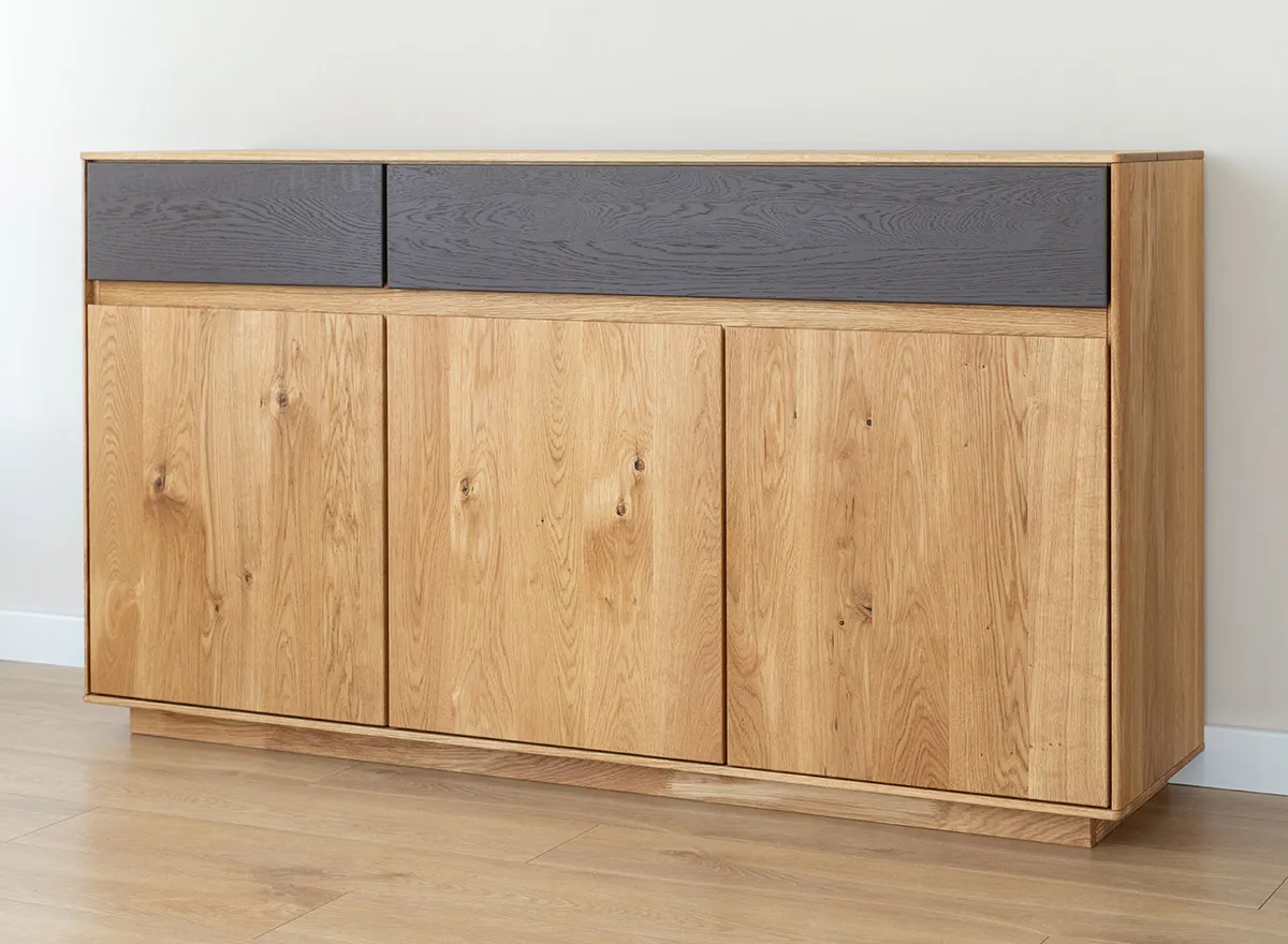 Komoda dębowa 3-drzwiowa z 2 szufladami SORA Dębowy Sen dąb olejowany grafit - ZIKOM3_F_2.3