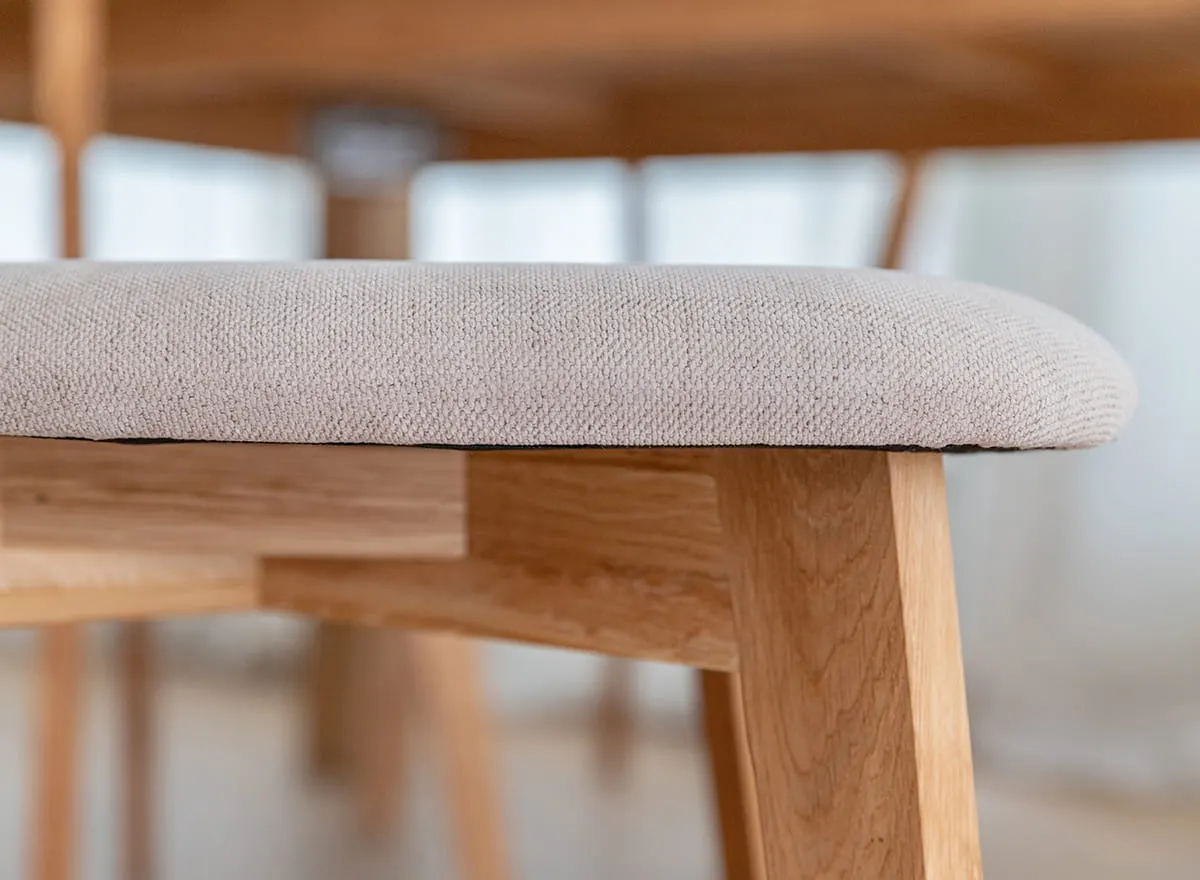 Krzesło dębowe LEON M11 z beżowym siedziskiem - dąb olejowany - KULKLM11