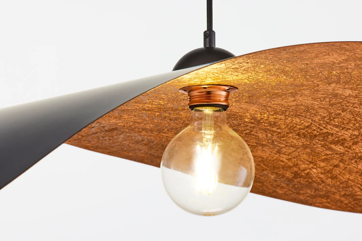lampa wisząca, żarówka, klosz metalowy, kolor miedź, bulb vintage
