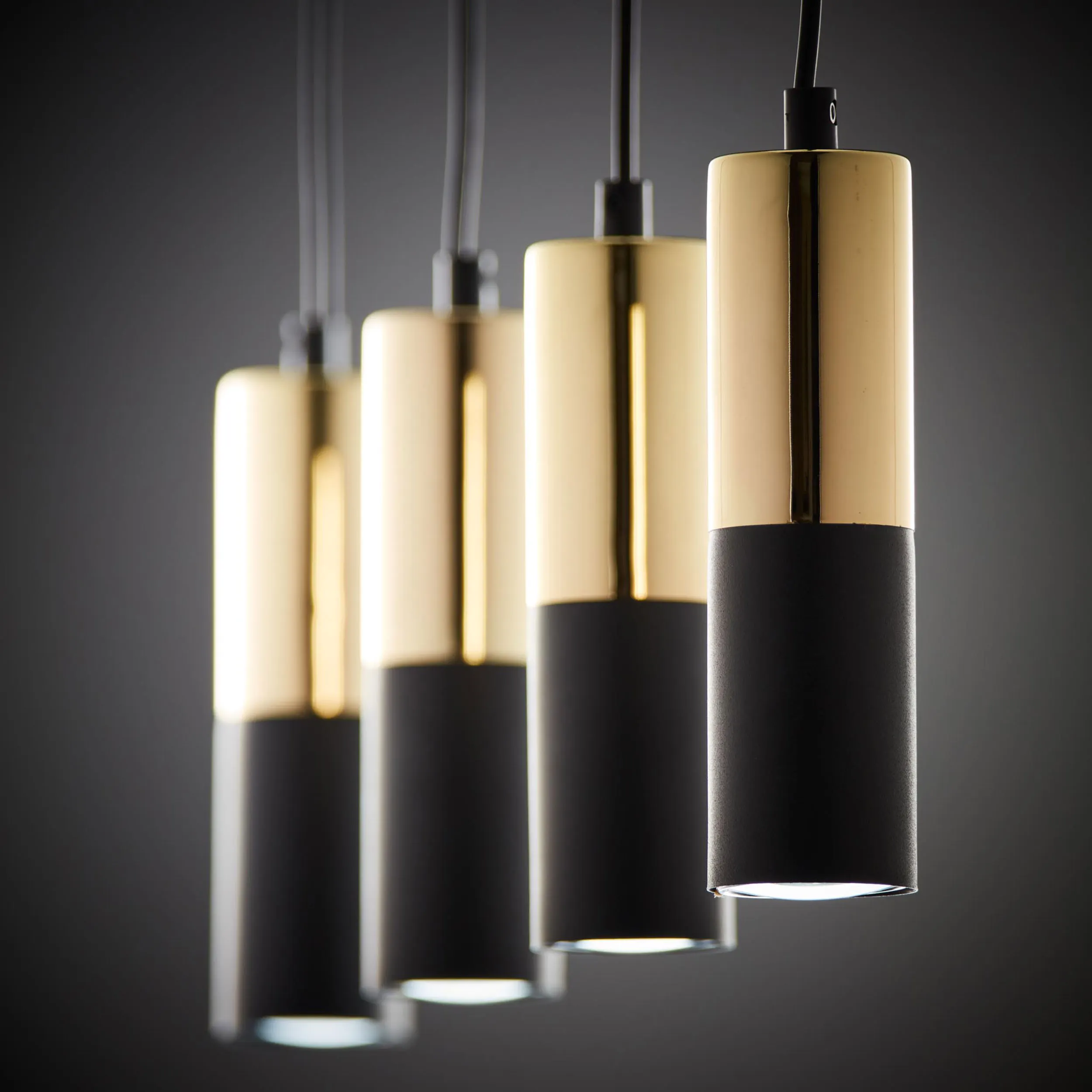 Lampa wisząca ELIT czarna na metalowej listwie ze złotymi akcentami 100x71x5cm - TK_4367