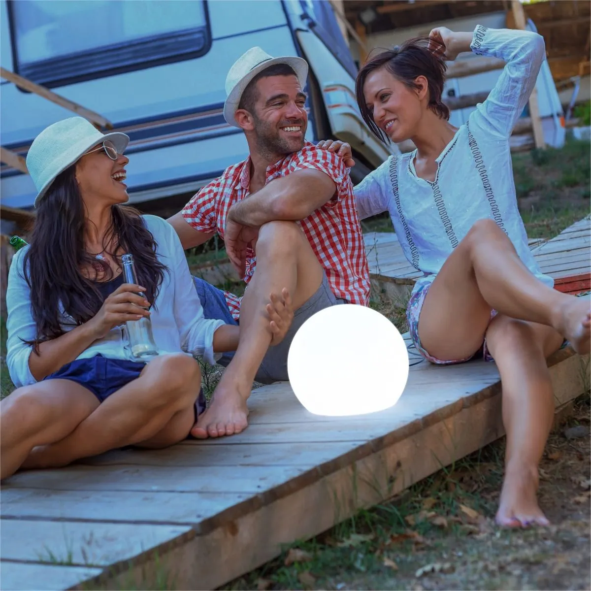 image ludzie, lato, lampka nocna, plaża, koc