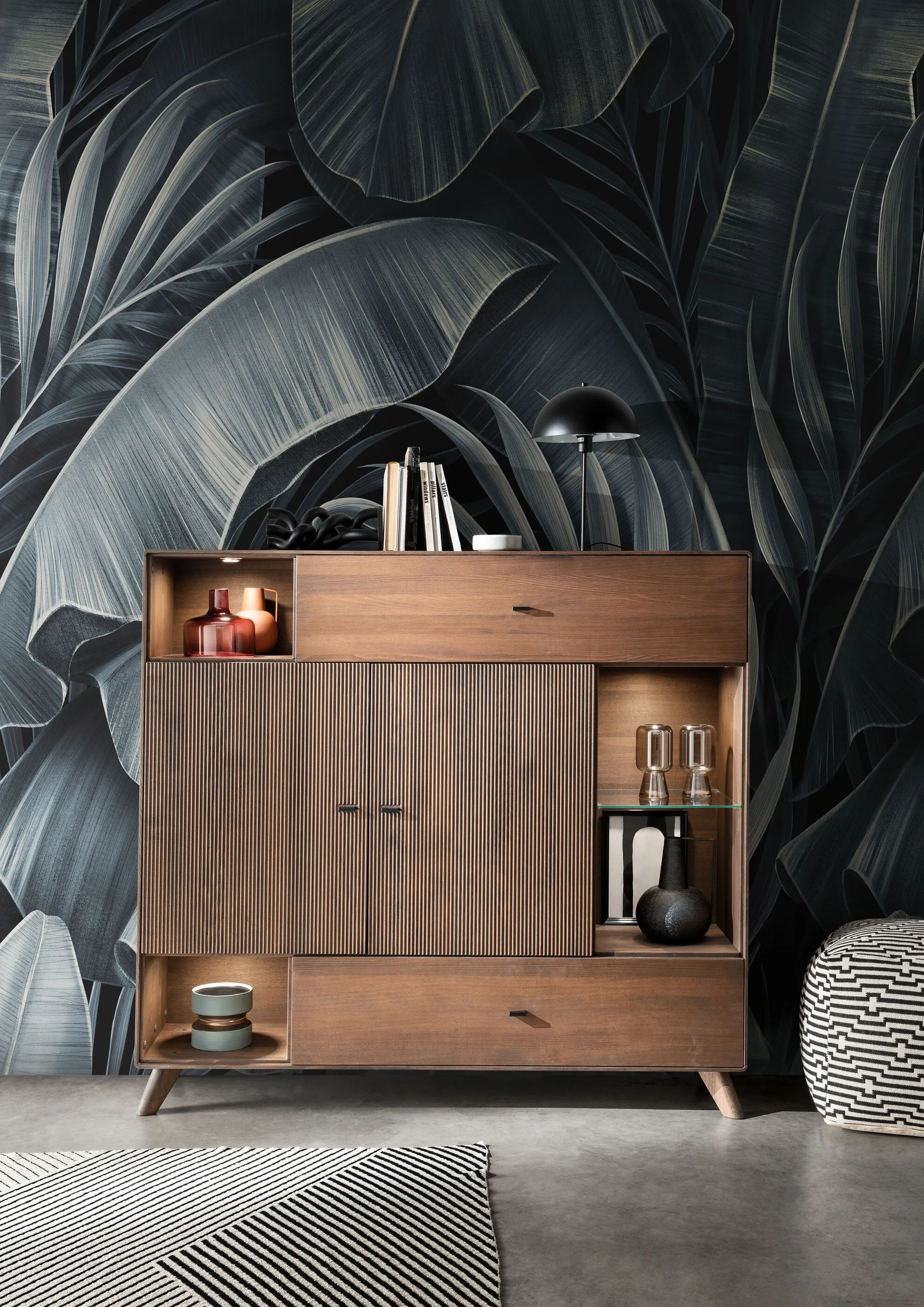 Komoda wysoka z witryną drewniana ryflowana BLISS 156x145x40 cm - GK_103624040102