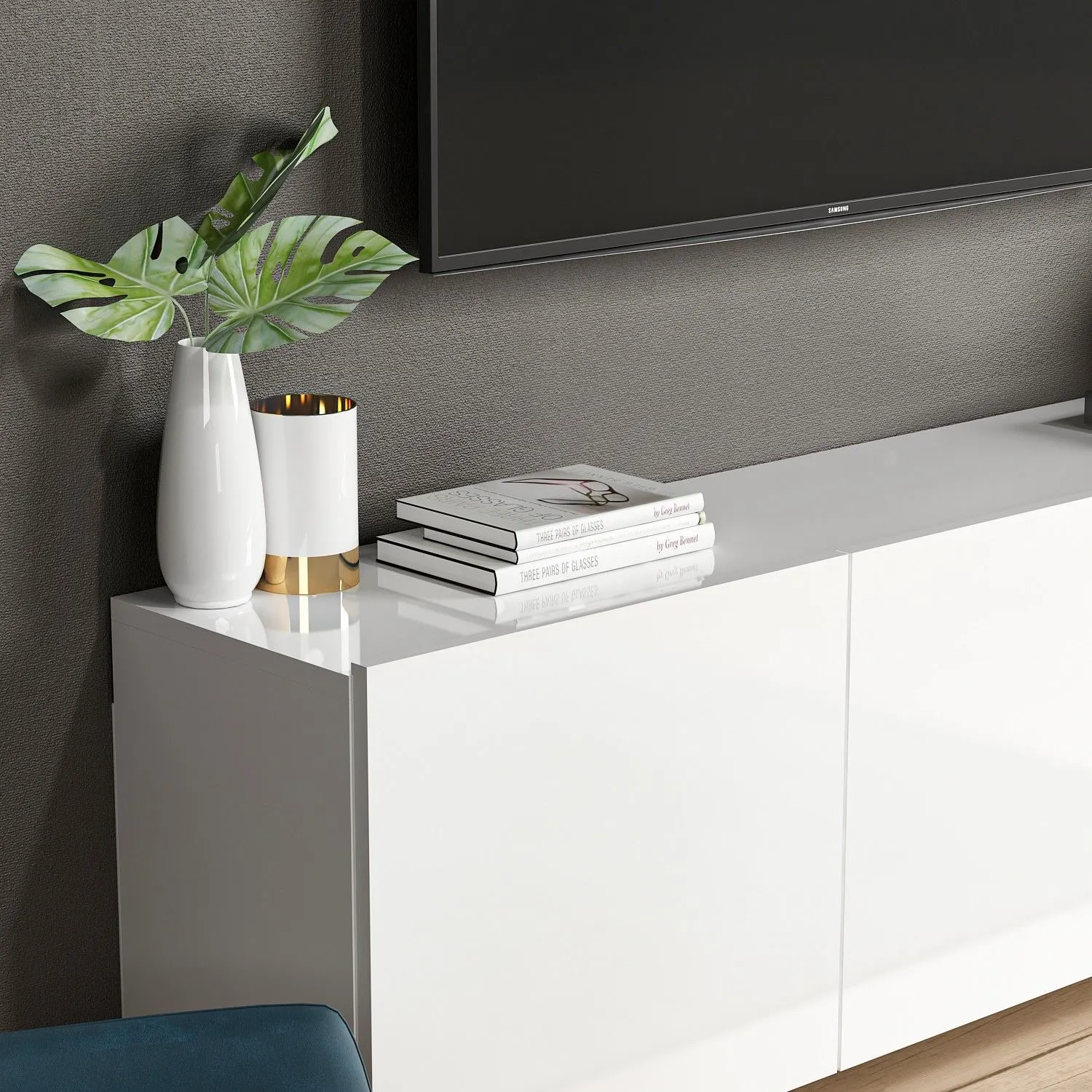 Szafka RTV wisząca 3-drzwiowa WHITE 150 cm biała