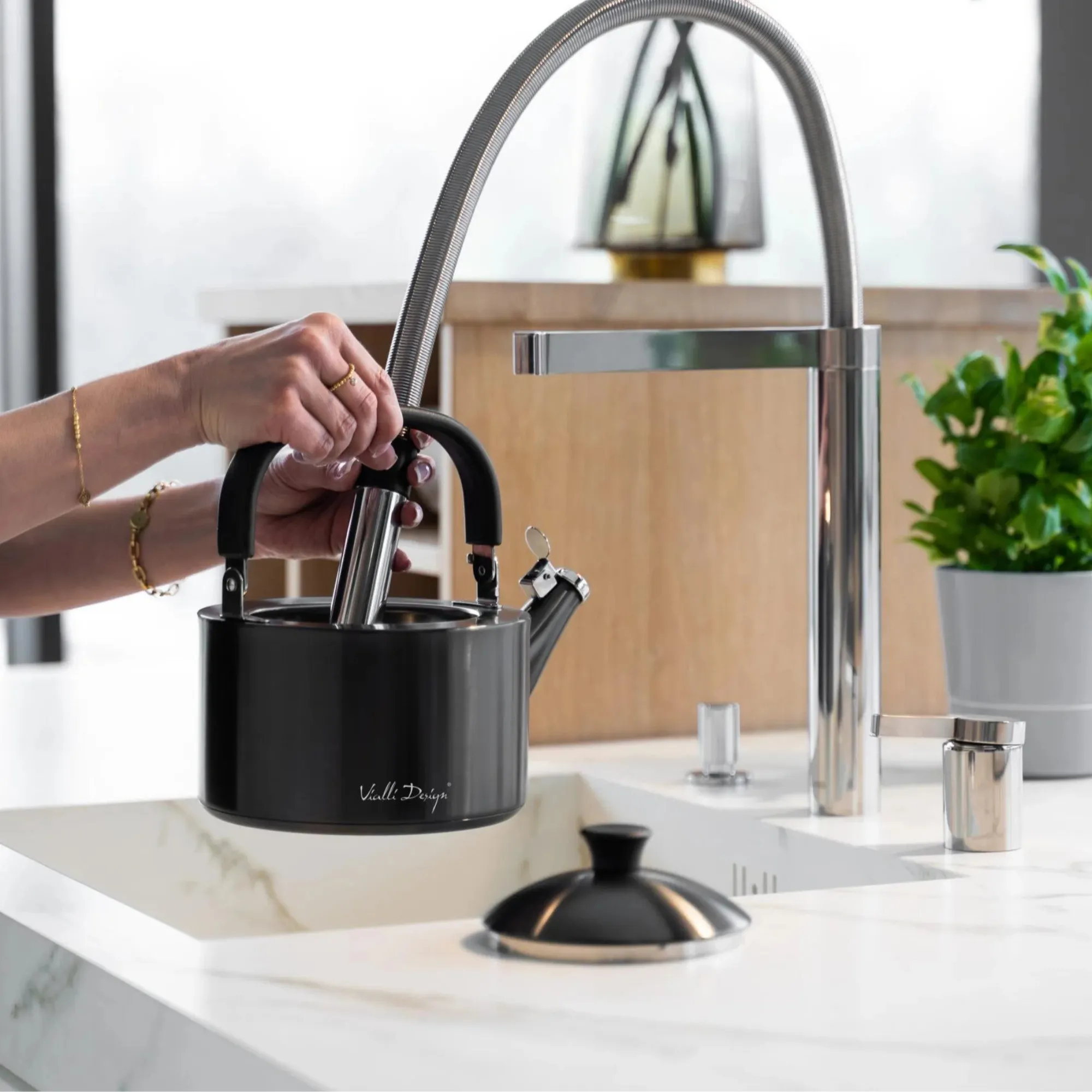 kettle, elektryczny czajnik, czarny czajnik, stal nierdzewna, kuchnia