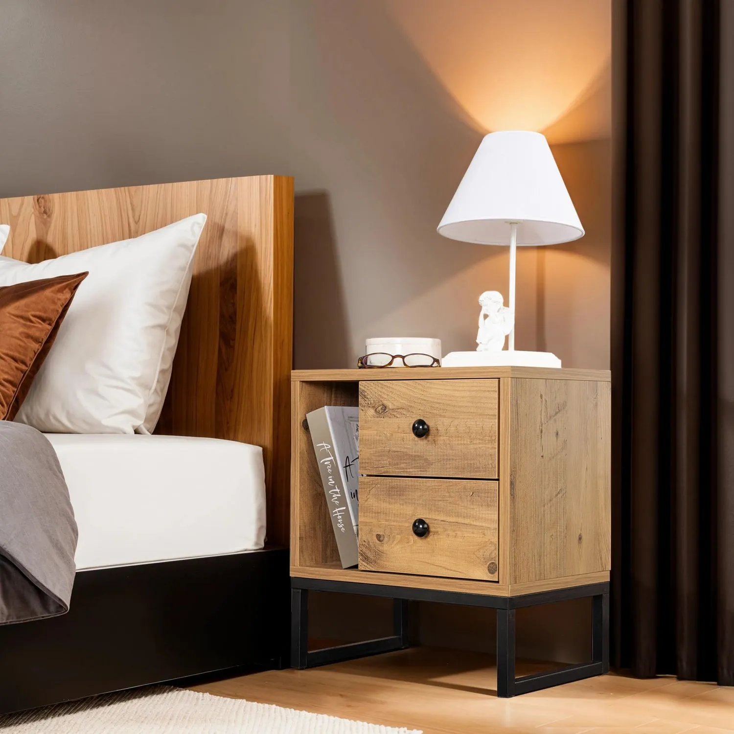 Szafka nocna z 2 szufladami i wnęką GLIMMER sosna atlantycka czarny stelaż - ASI_241NRD1413