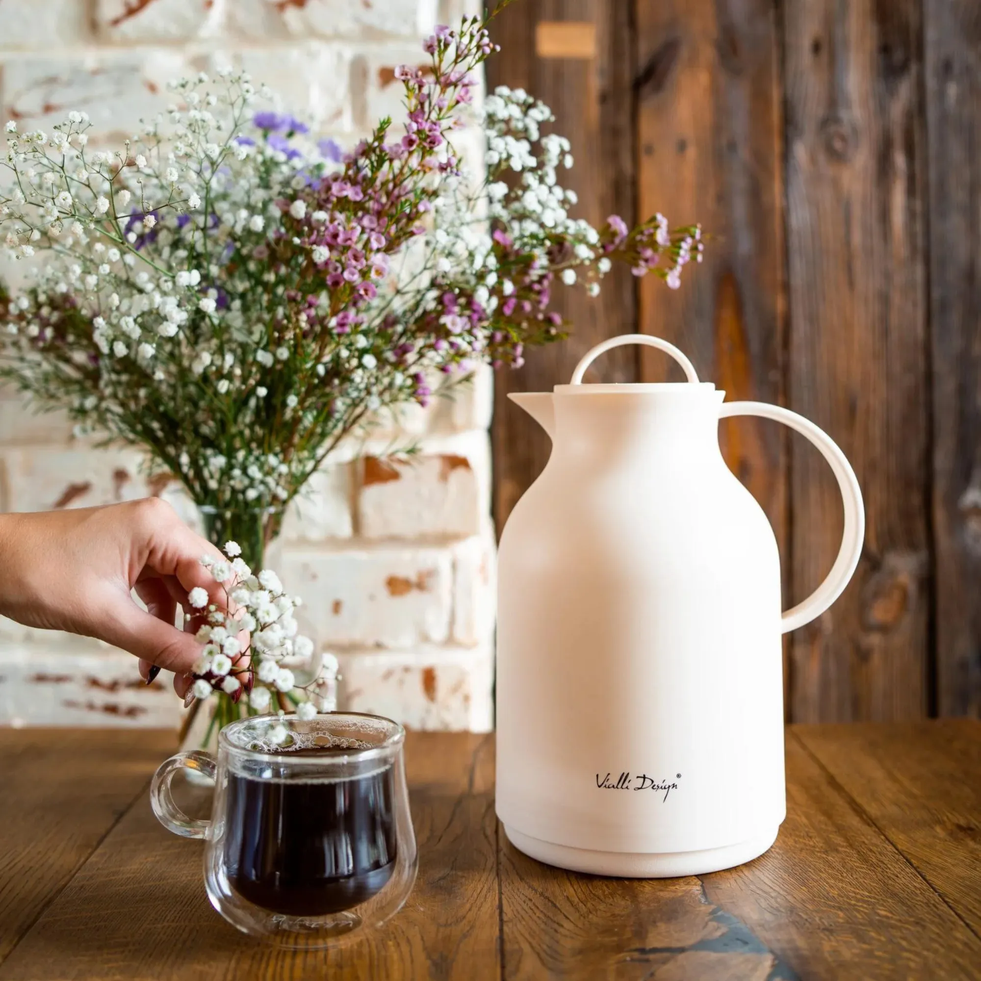 image dzbanek, kubek, czarna kawa, kwiaty, ceramiczny