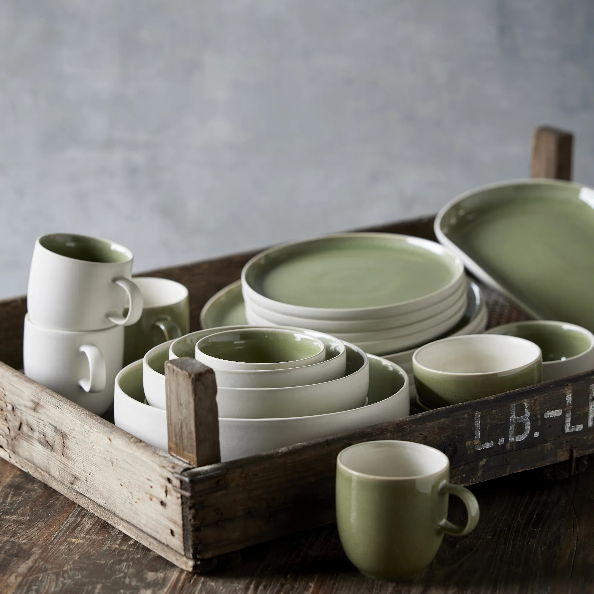 image naczynia, ceramiczne, zielone, zestaw talerzy, kubek