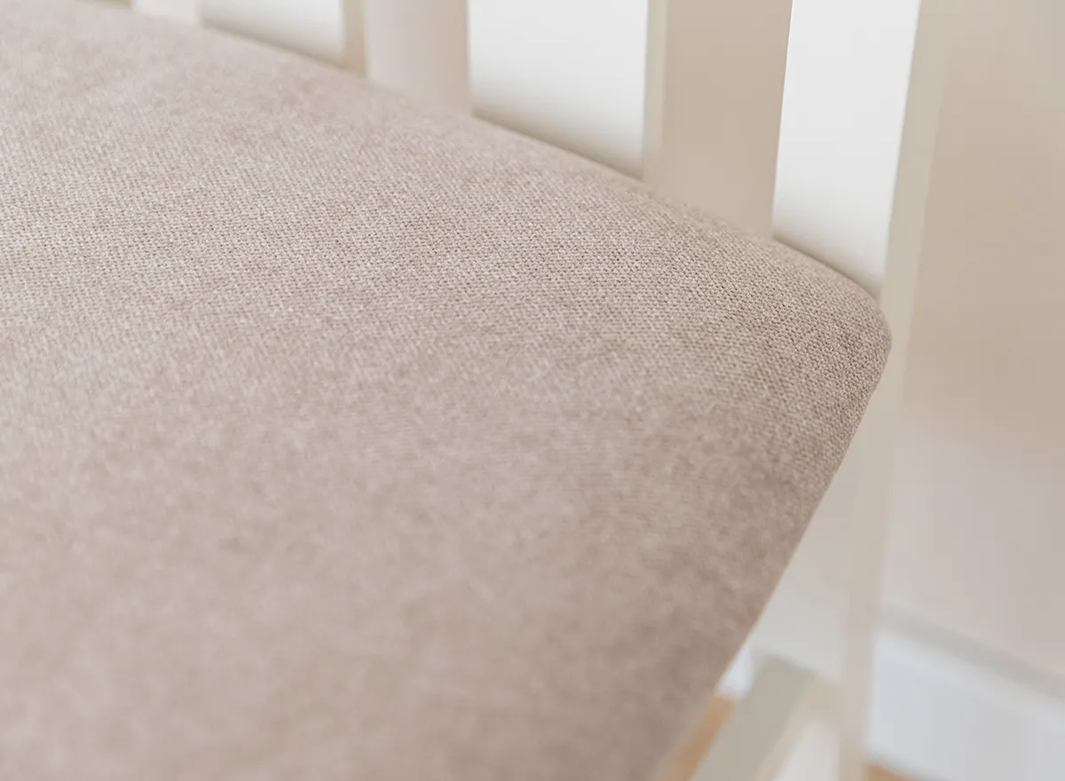 Krzesło BELLUNO ELEGANTE 10 z beżowym siedziskiem materiałowym - białe (STORM 06) - DRMKT10/S06