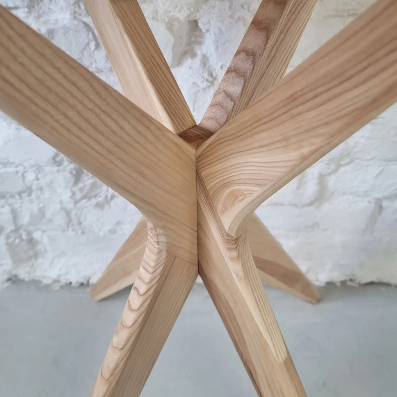 Stół półokrągły rozkładany JUBI śr. 90cm jasnoszary — zdjęcie 9