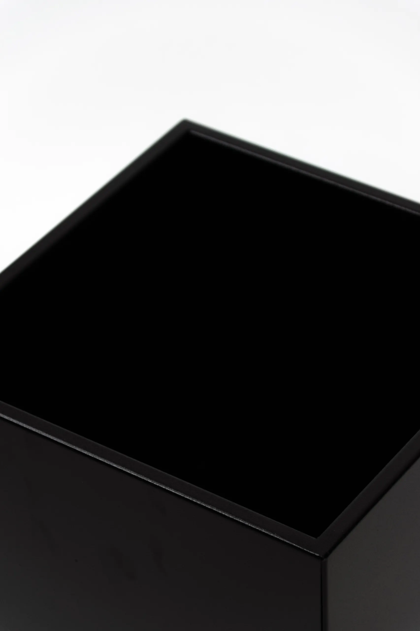 DONICZKA-osłonka na donice metalowa BORDEAUX S czarna - LD_TZ000035