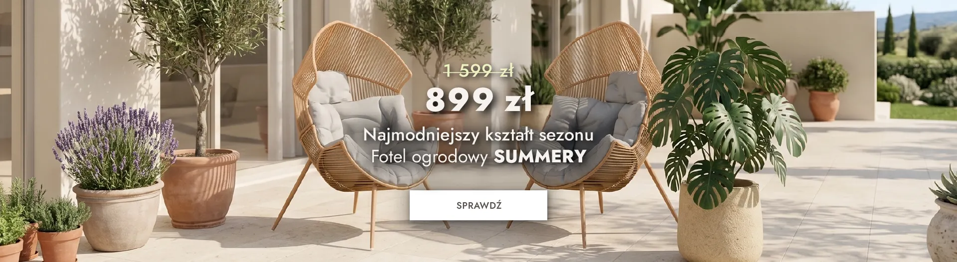 fotel ogrodowy, konstrukcja z rattanu, poduszki siedziskowe, meble tarasowe, rośliny doniczkowe