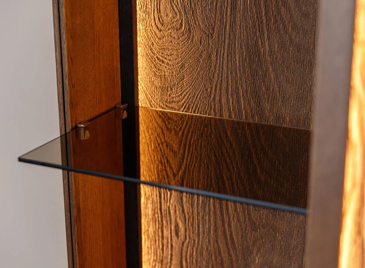 Witryna niska szklana dębowa COLLODI z oświetleniem - tabacco - ZICOL13T