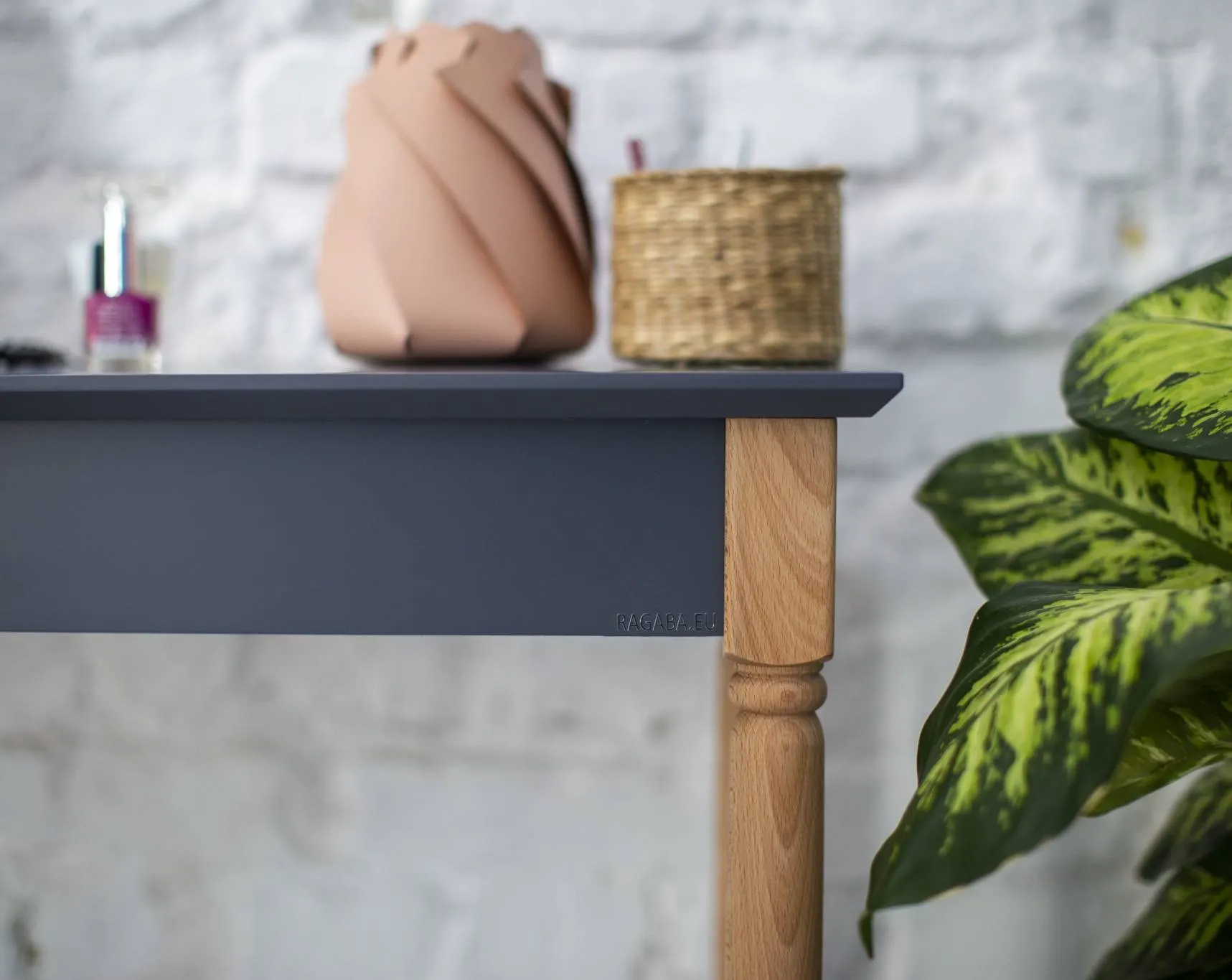 Biurko z szufladą MAMO 105x40 zielony blat/drewniane nogi - NRAGABAWDMA310