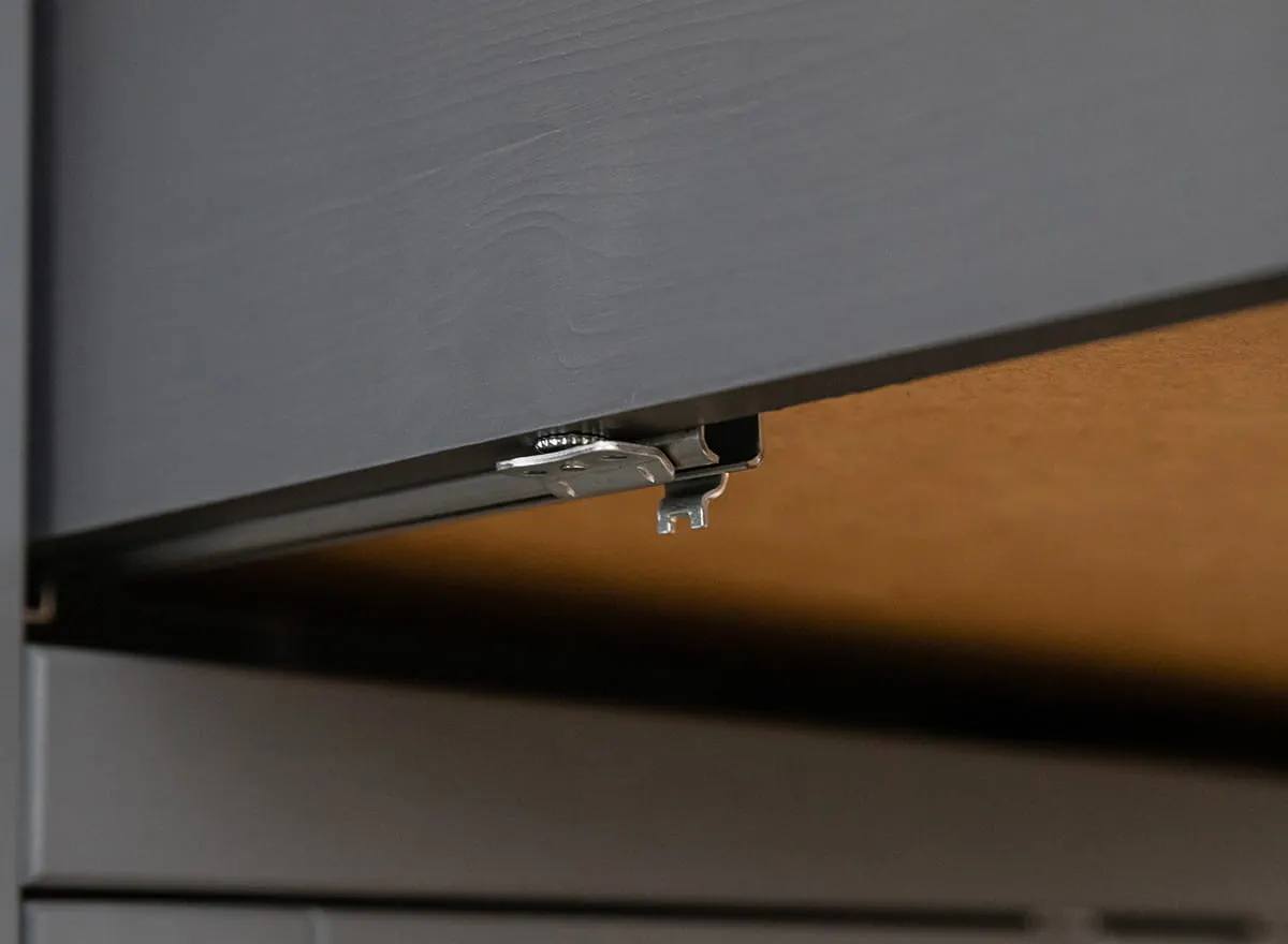 Witryna niska BELLUNO ELEGANTE 1-drzwiowa z 3 szufladami grafit - naturalna sosna - PL017G/P