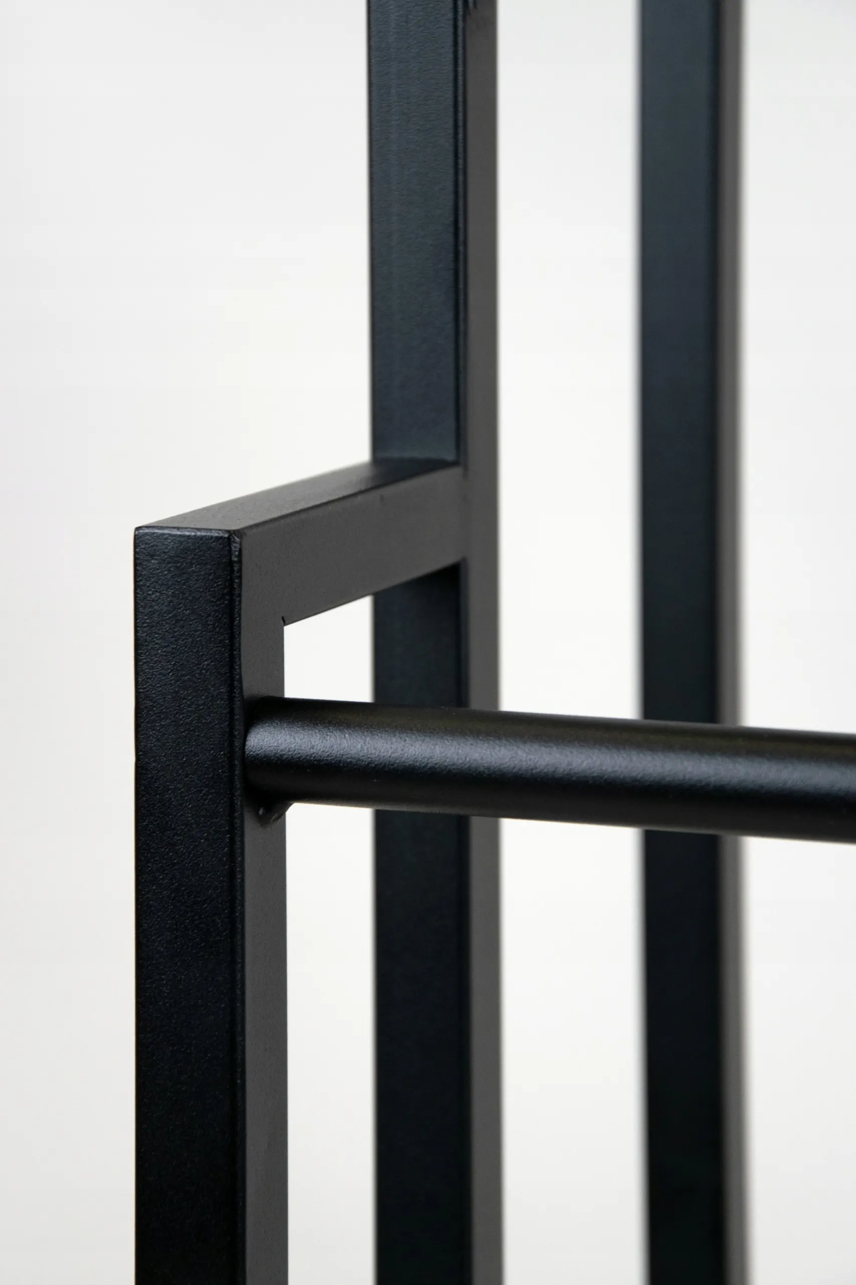 Wieszak na ręczniki metalowy TYLON 46x28x90 czarny naturalny - LD_TZ000383