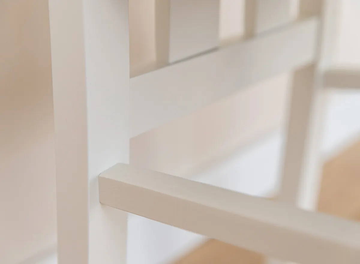 Krzesło BELLUNO ELEGANTE 10 z beżowym siedziskiem materiałowym - białe (STORM 06) - DRMKT10/S06