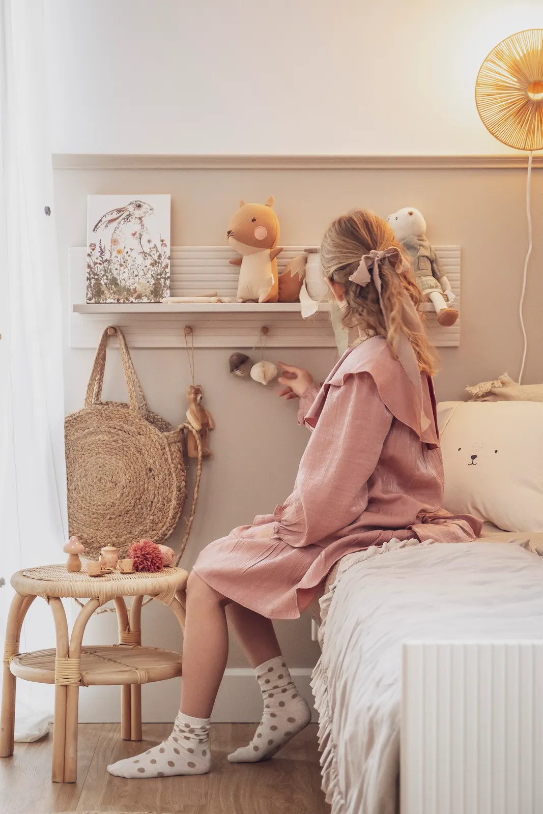 Półka ścienna z haczykami MILOO 88 cm beżowa - PIN_045-050-945