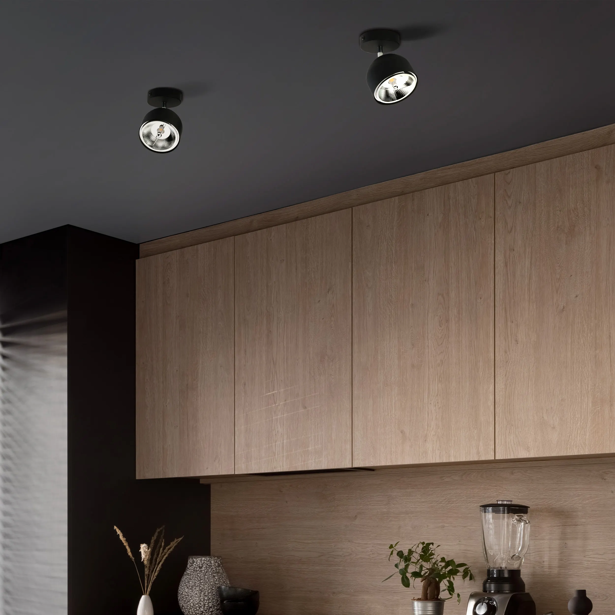 Lampa sufitowa ALTEA czarna z chromowanym elementem regulowana 17x15x11cm + żarówka - TK_6517