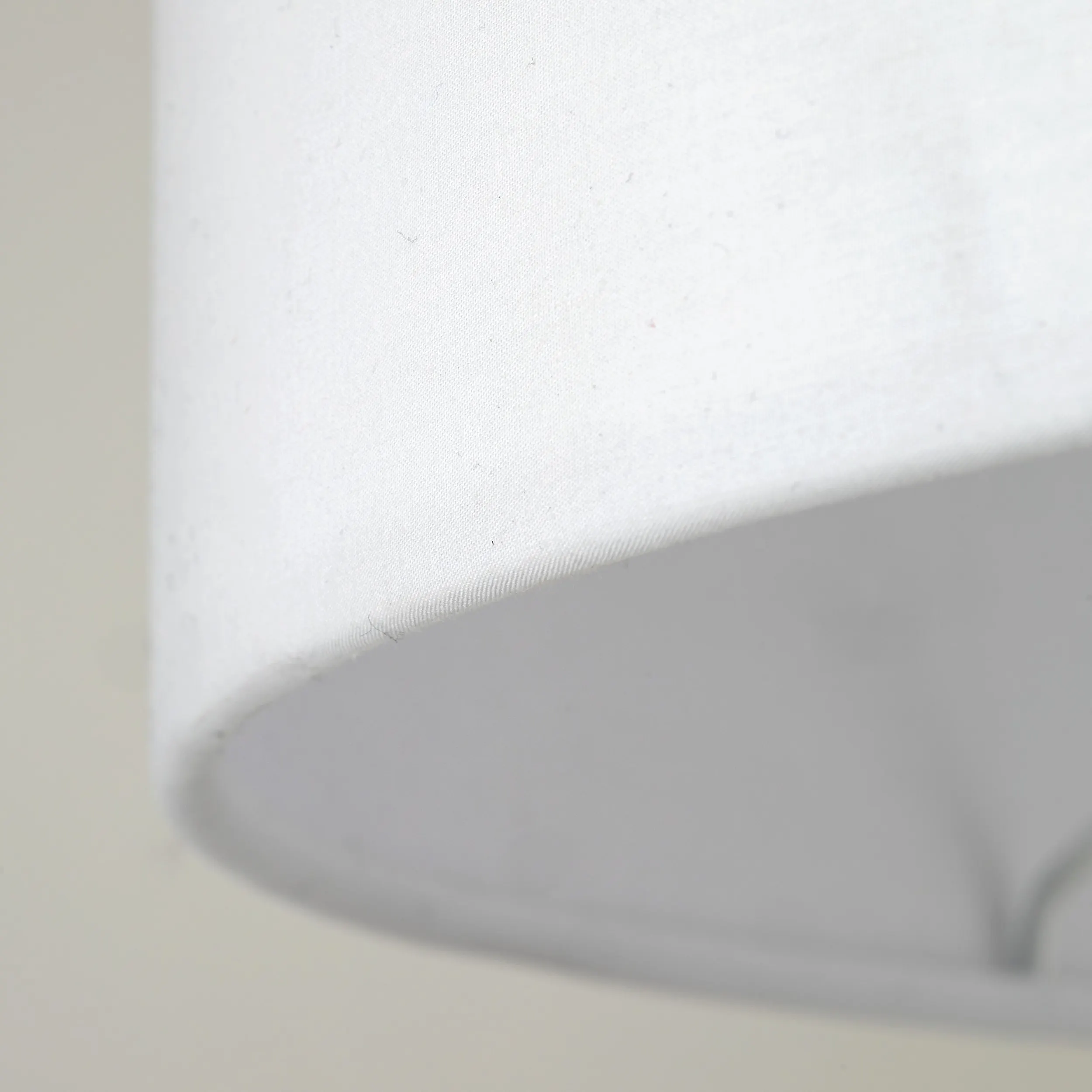 Lampa podłogowa UMBERTO złota z białym okrągłym kloszem na metalowych nogach 150x50cm - TK_6637