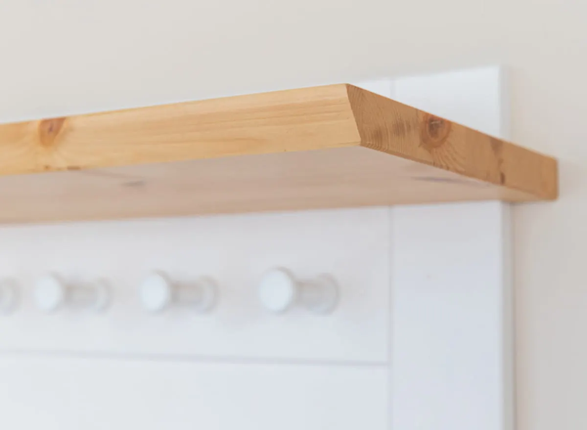 Panel z wieszakiem MARONE ELITE - biały, złocisty - PLMEL28