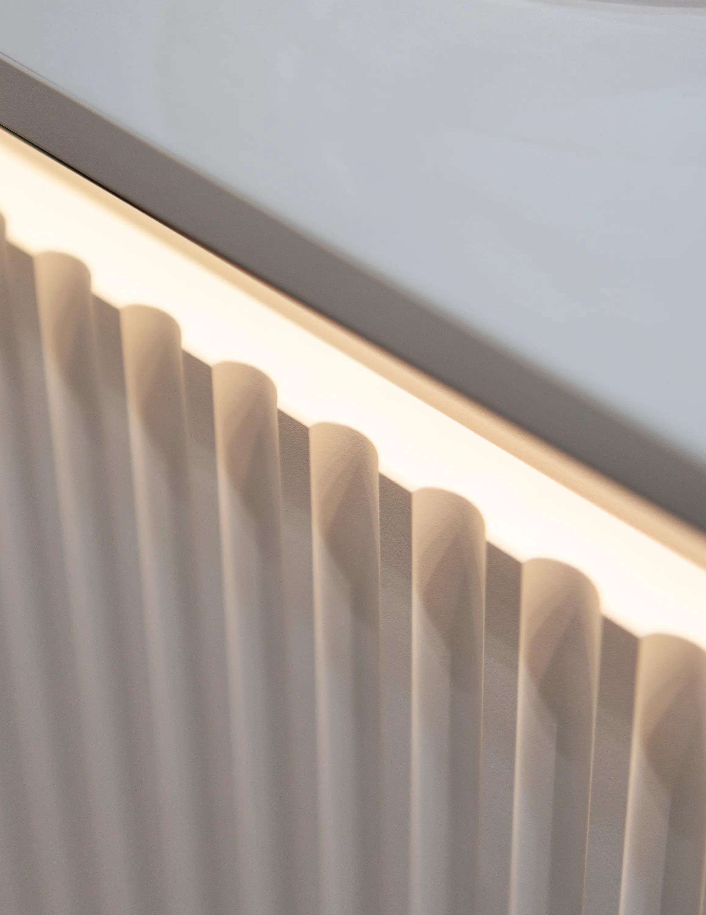 Szafka RTV z oświetleniem TREND TR-06 4D 192cm biały/czarny - TR6BIC-V2