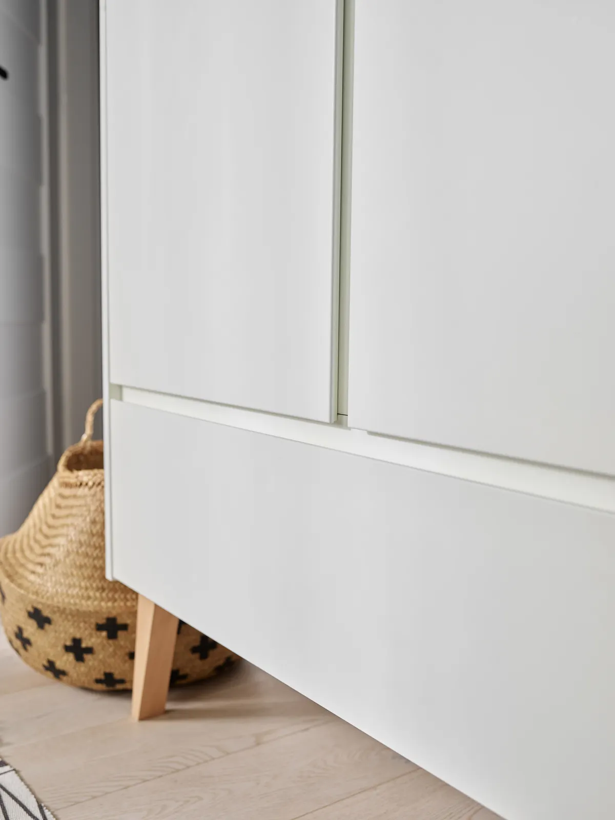 Szafa 3-drzwiowa z szufladami SWING 149x200 biała - PIN_034-043-310