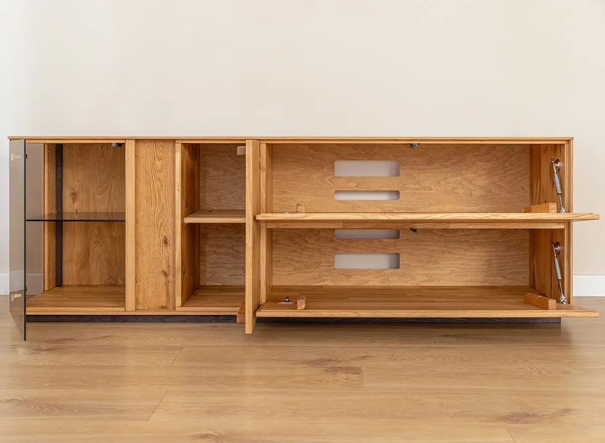 Komoda TV dębowa COLLODI z przeszkleniem i oświetleniem 185 cm - dąb olejowany - ZICOL09