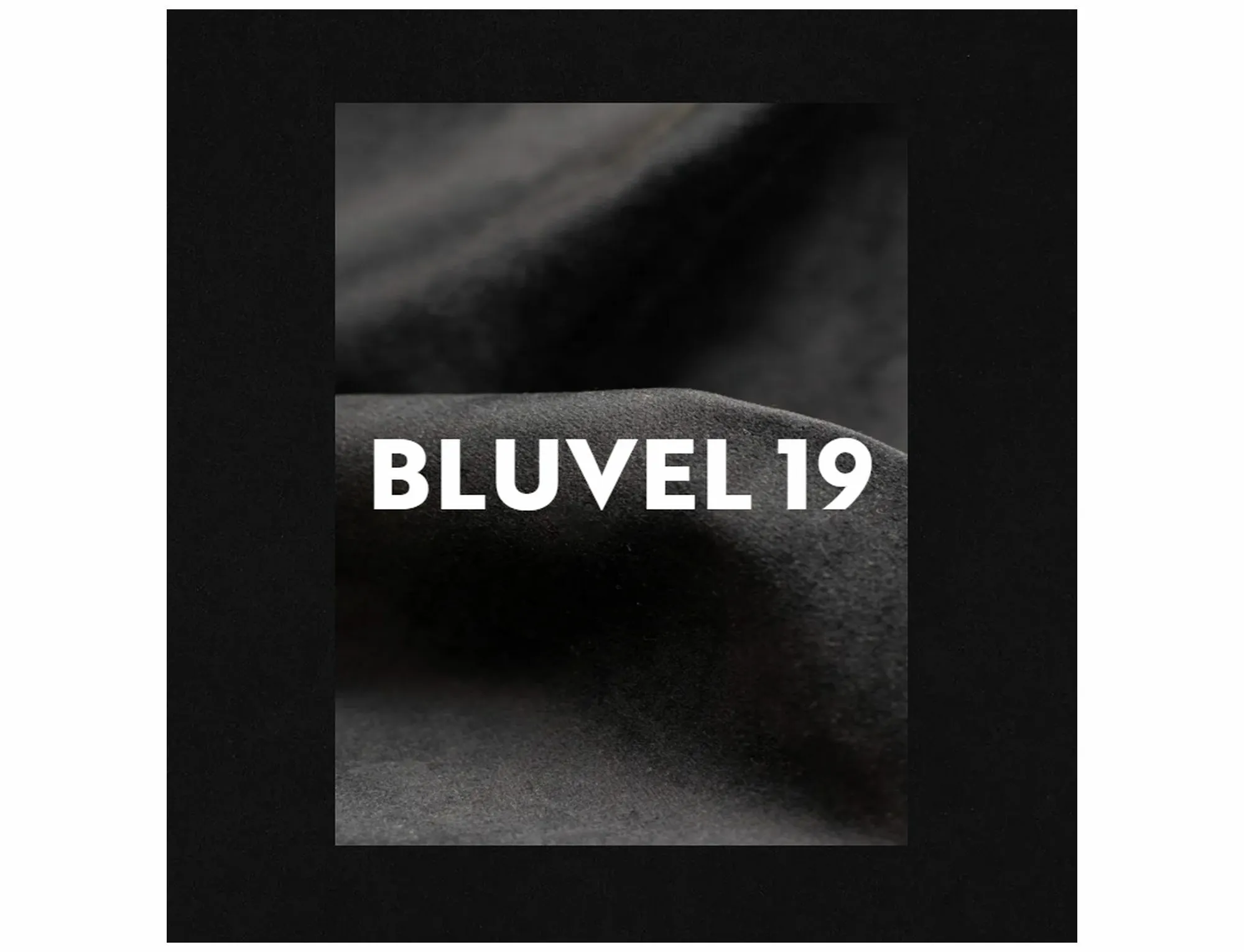 Krzesło tapicerowane SERVIO VELVET Bluvel 19 czarny czarne nogi