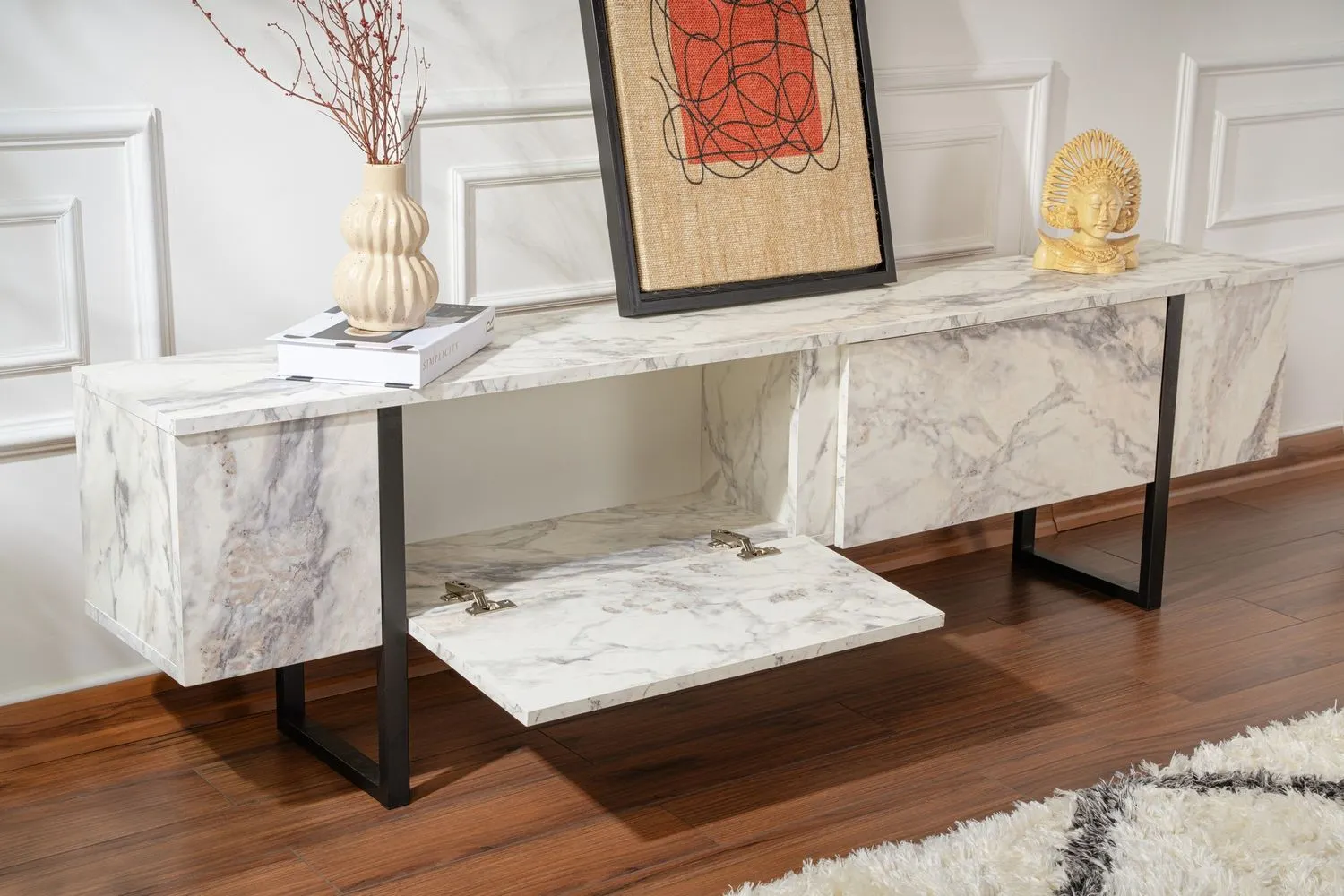 Szafka RTV 2-drzwiowa SERENITY 180 cm biała efekt marmuru/czarne nogi - ASI_241NRD1306