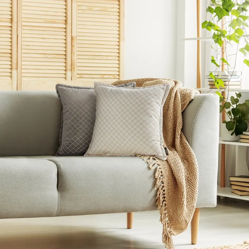 POSZEWKA KIM 45 X 45 CM SREBRNY - EU_434111