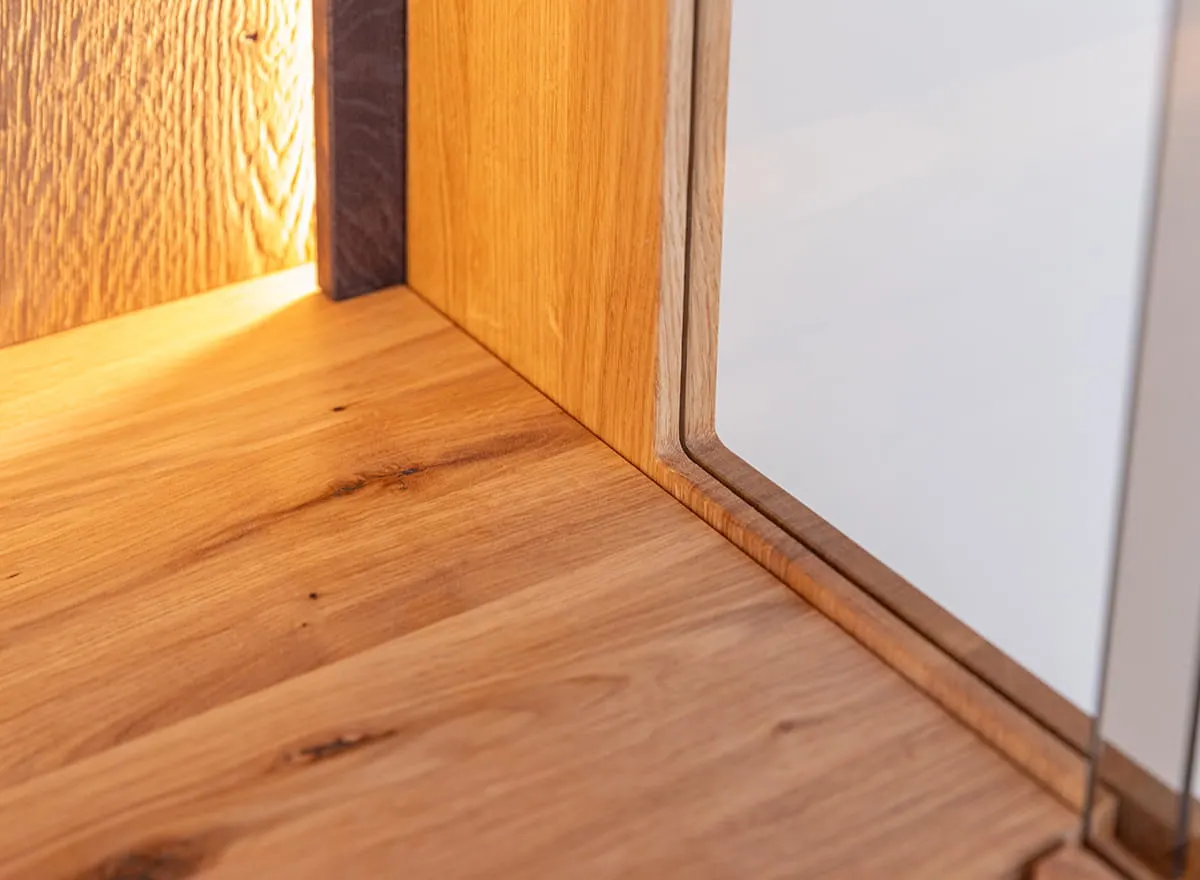 Witryna wąska dębowa COLLODI lewa z oświetleniem - dąb olejowany - ZICOL01L