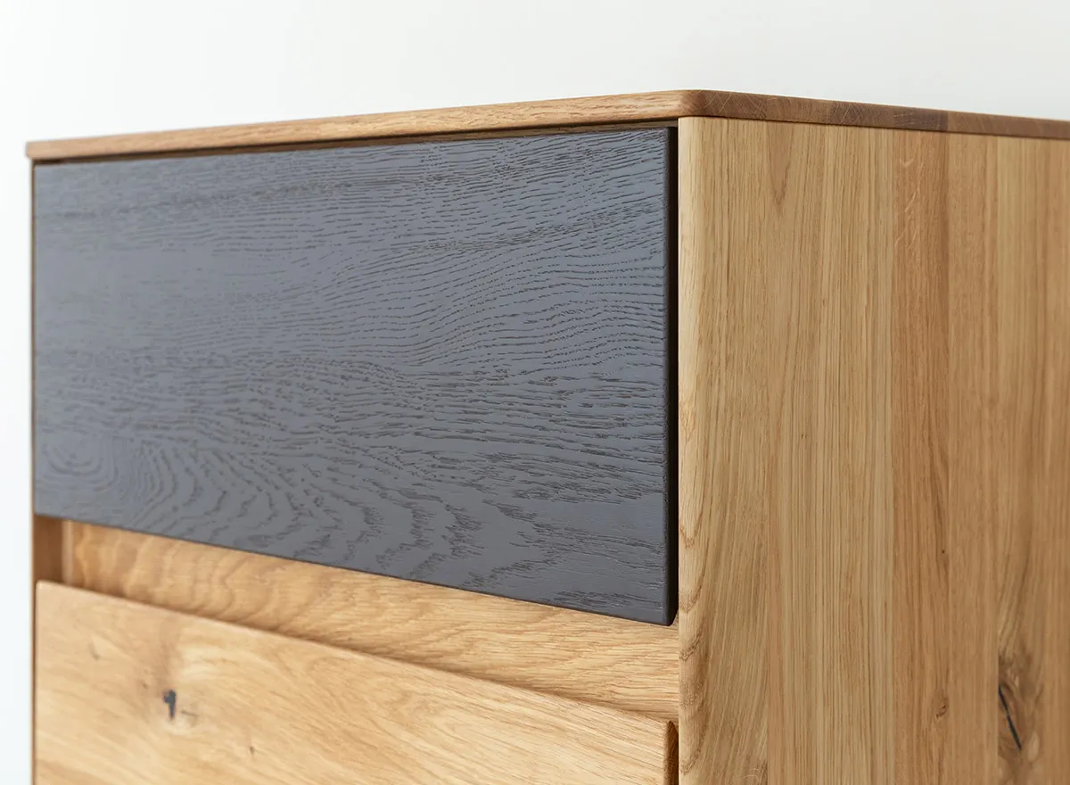 Komoda dębowa z 4 szufladami SORA Dębowy Sen dąb olejowany grafit - ZIKOM3_F_4