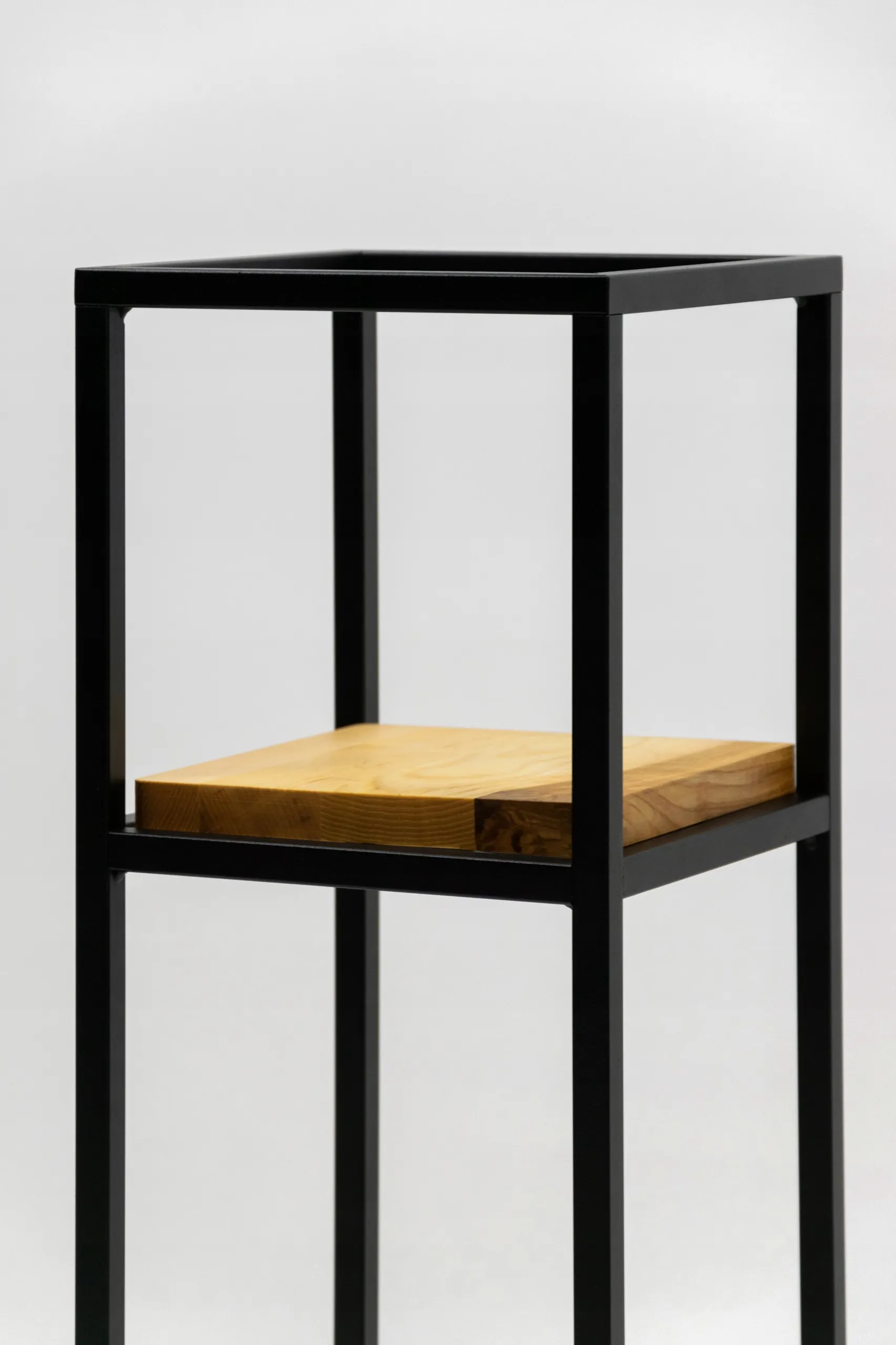 Kwietnik stojący ANET L metal drewno 22x22x90 czarny naturalny - LD_TZ000174