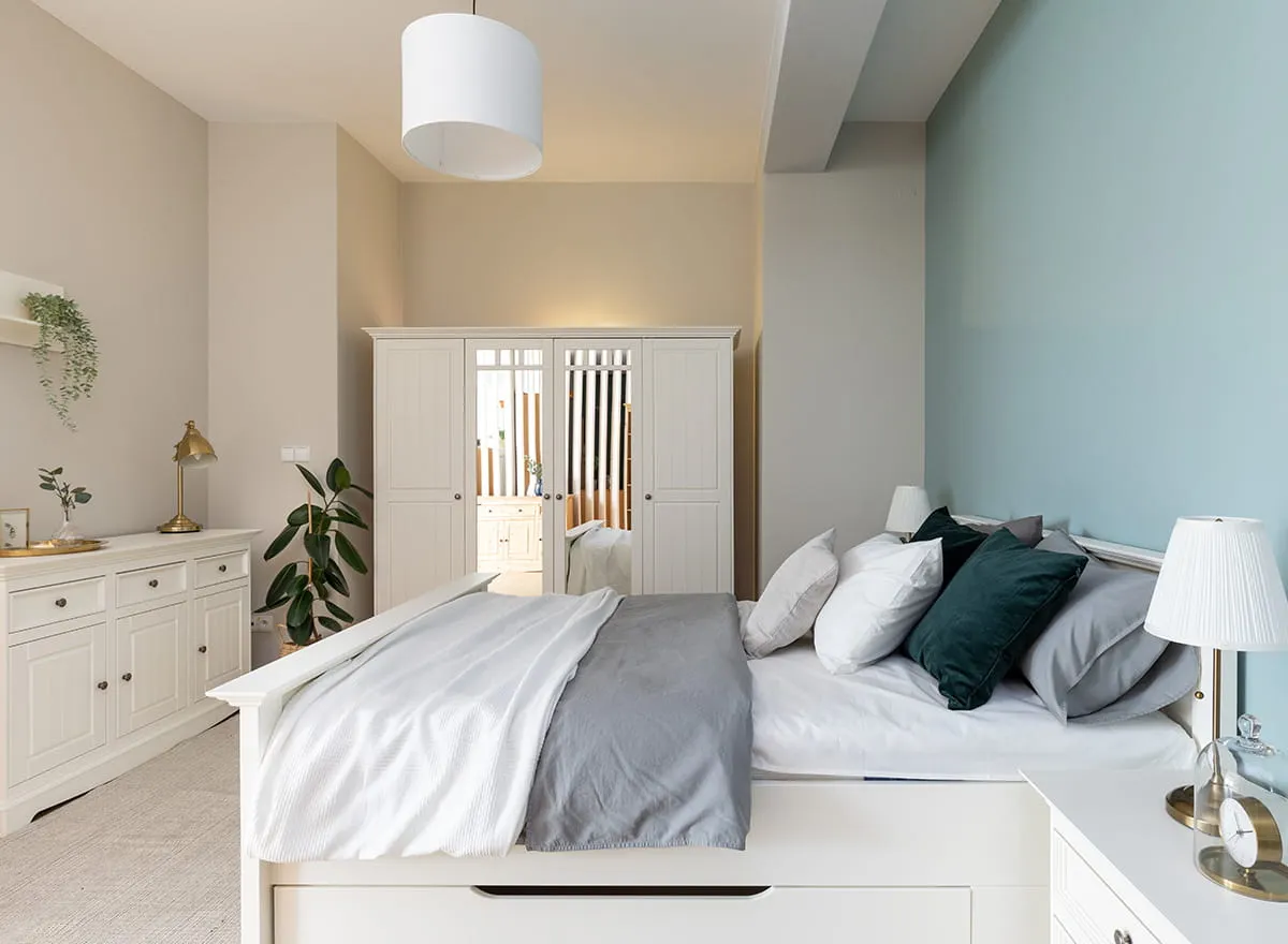 Komoda BELLUNO ELEGANTE 3-drzwiowa z 3 szufladami - biała - PL002B