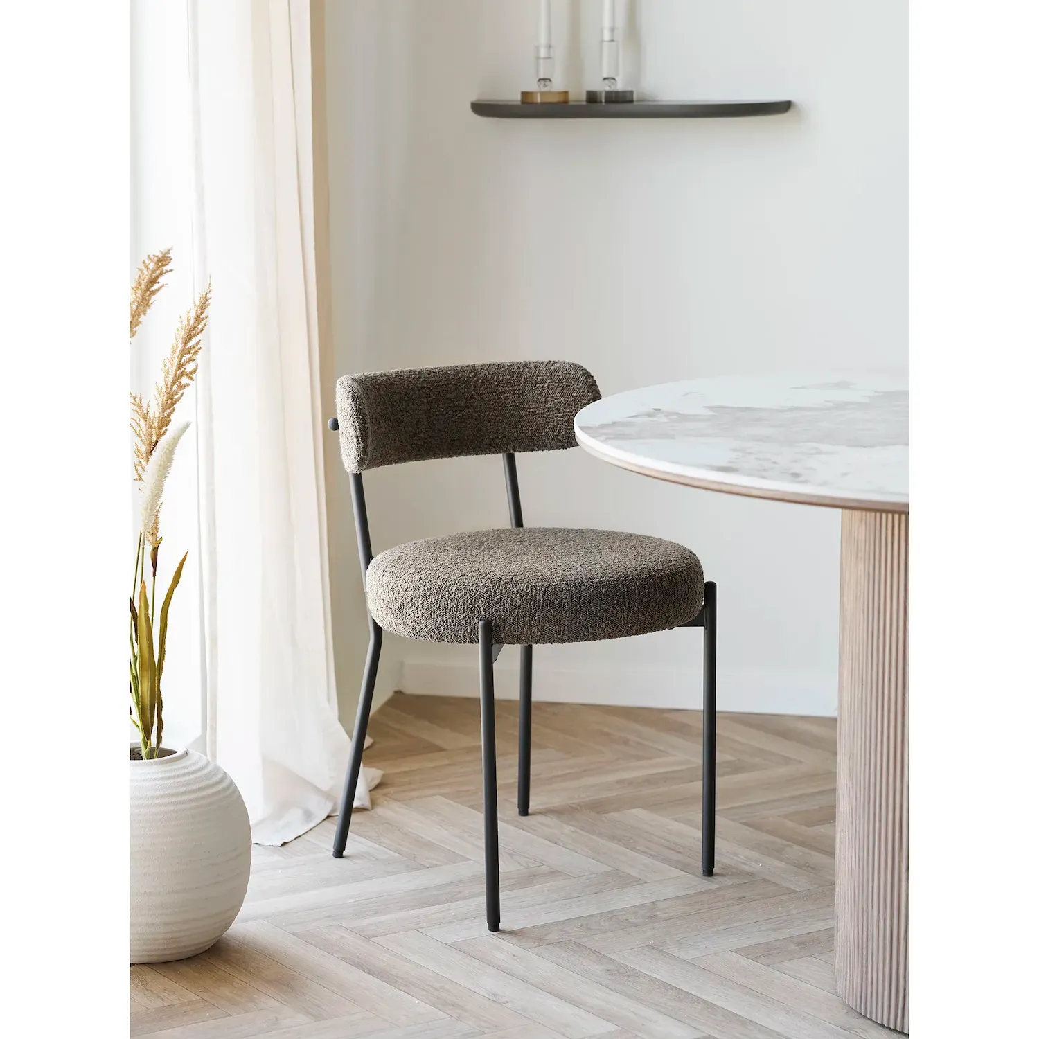 Krzesło BADALONA boucle brązowe czarne nogi - 1001218