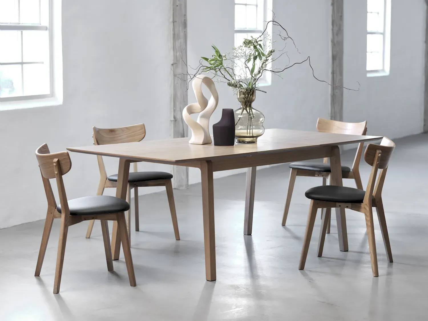 Krzesło drewniane PERO ekoskóra czarne/dąb naturalny - UN_26880202