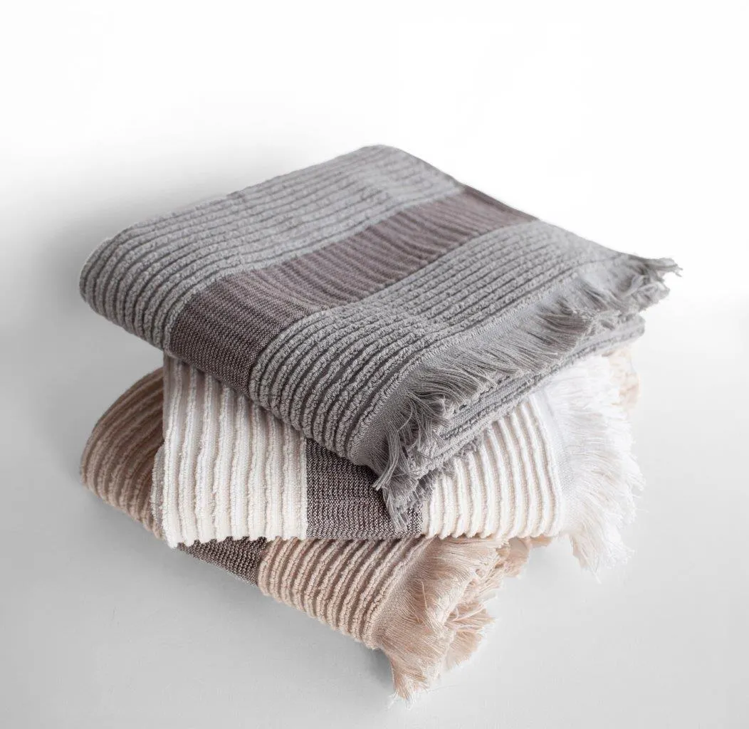 Ręcznik z frędzlami frotte FALA 50x90 gramatura 500 ecru - FARO_30577