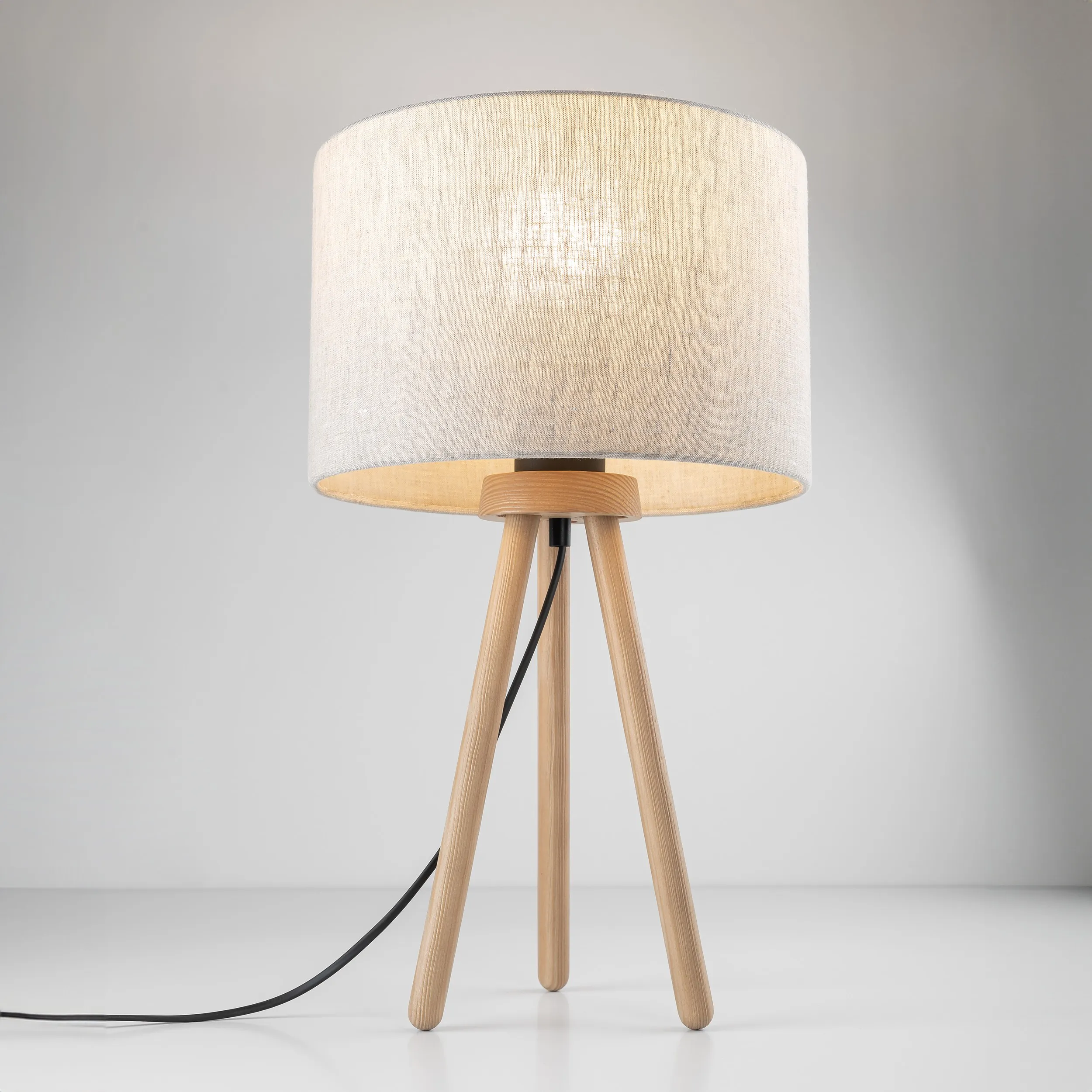 Lampka nocna TOKYO NATURE drewniana sosna postarzana okrągły brązowy abażur z tkaniny 46x30cm - TK_5291