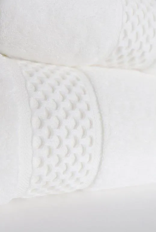 Ręcznik frotte RETE 70x140 bawełniana przędza dwupętelkowa SOFT TOUCH 24/2 gramatura 650 kremowy - FARO_24750