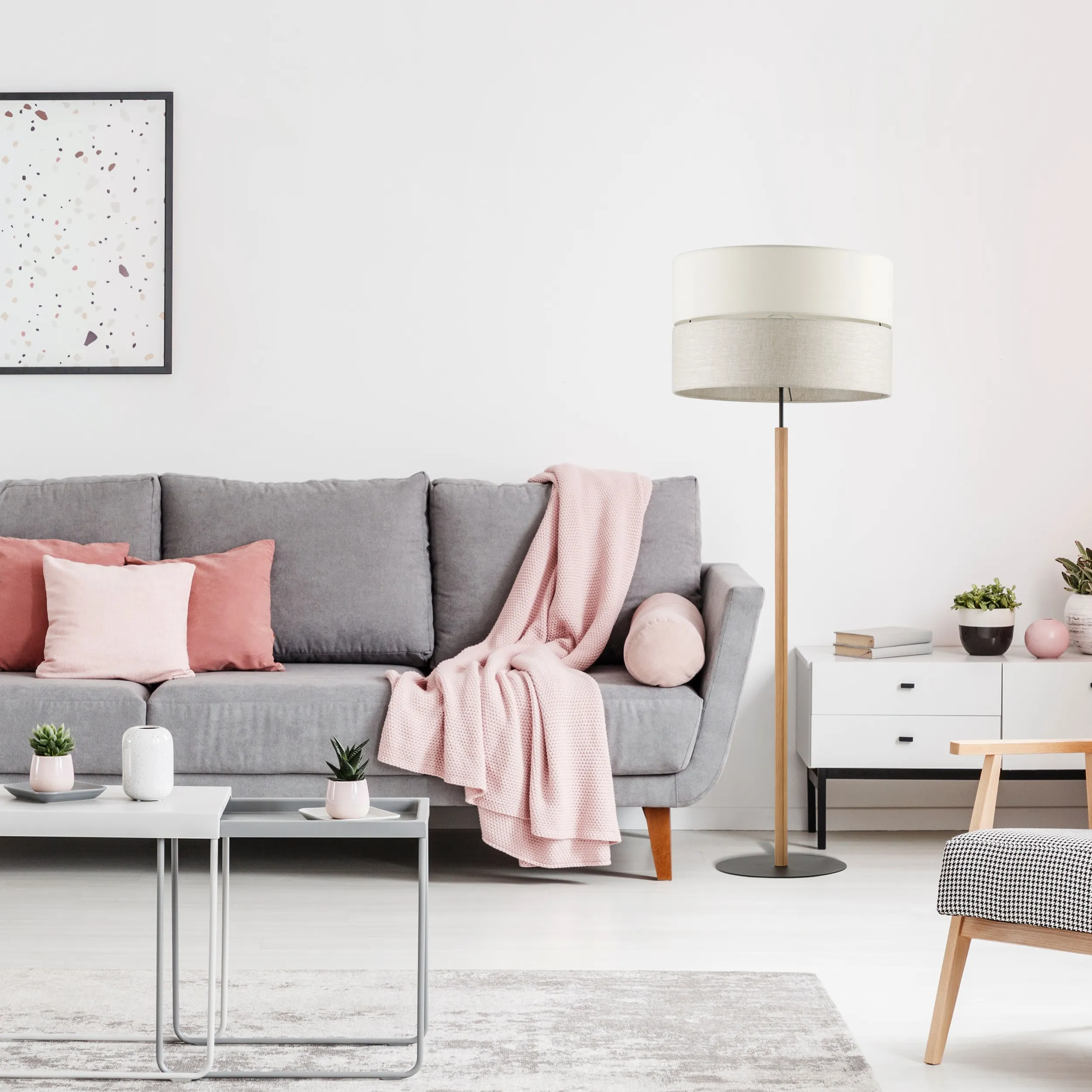 Lampa podłogowa ECO czarna drewniana podstawa szaro beżowy okrągły abażur z tkaniny 139x50cm - TK_5597