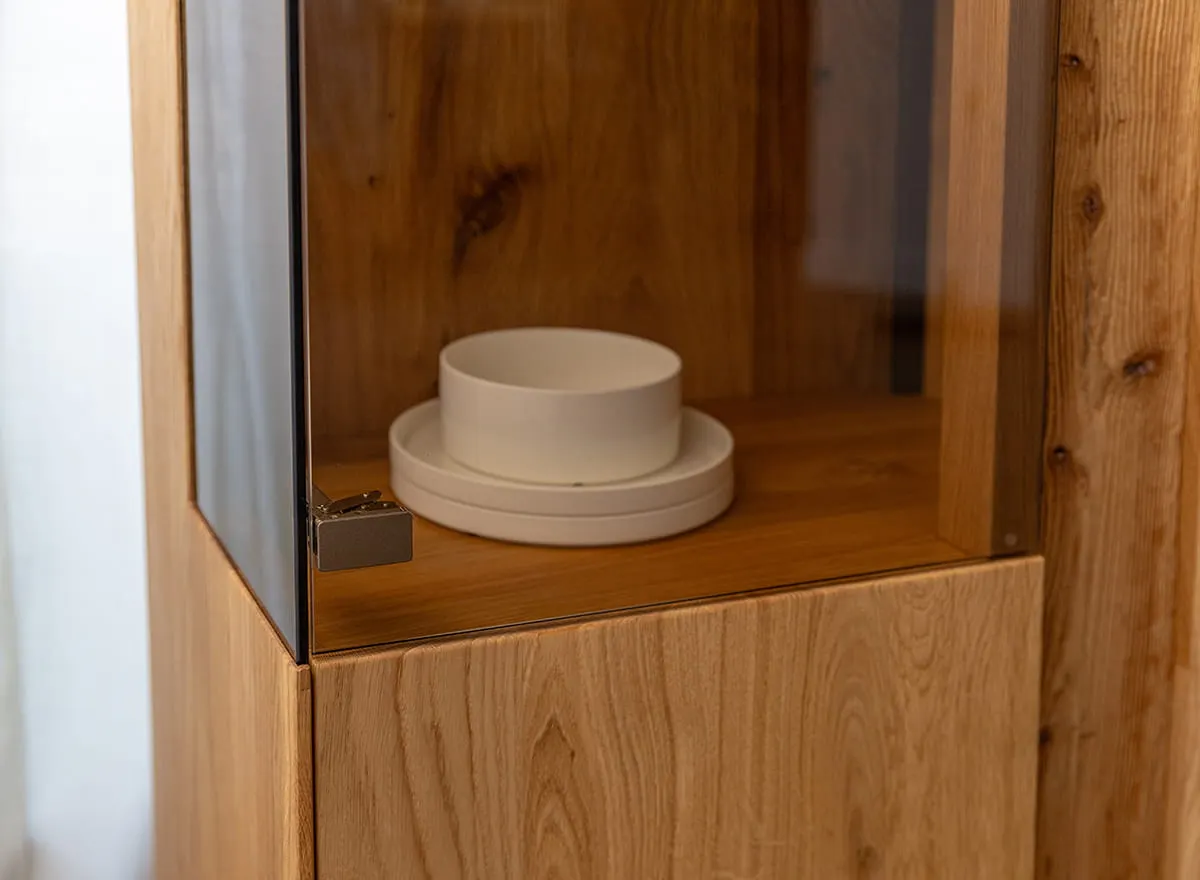 Witryna niska COLLODI dębowa 3-drzwiowa z oświetleniem - dąb olejowany - ZICOL11