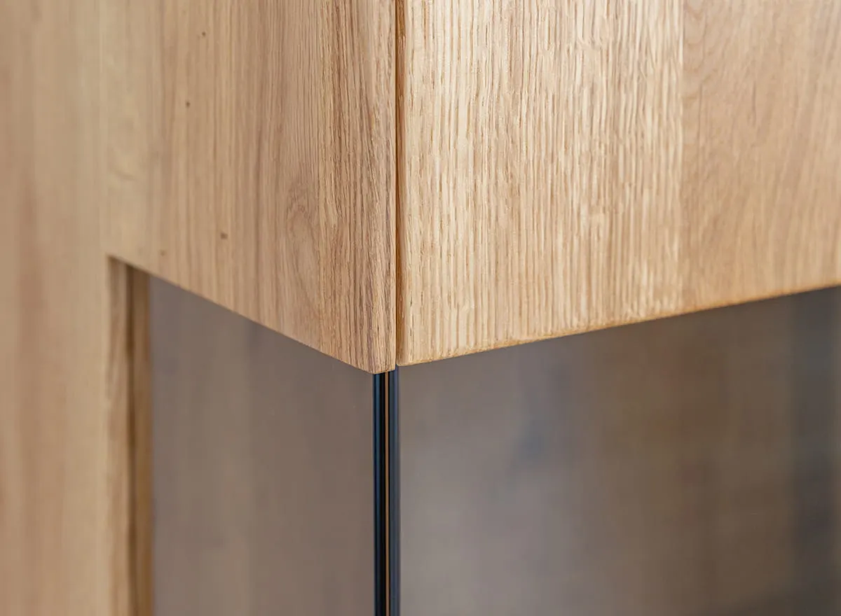 Witryna dębowa COLLODI oświetleniem - dąb olejowany - ZICOL02