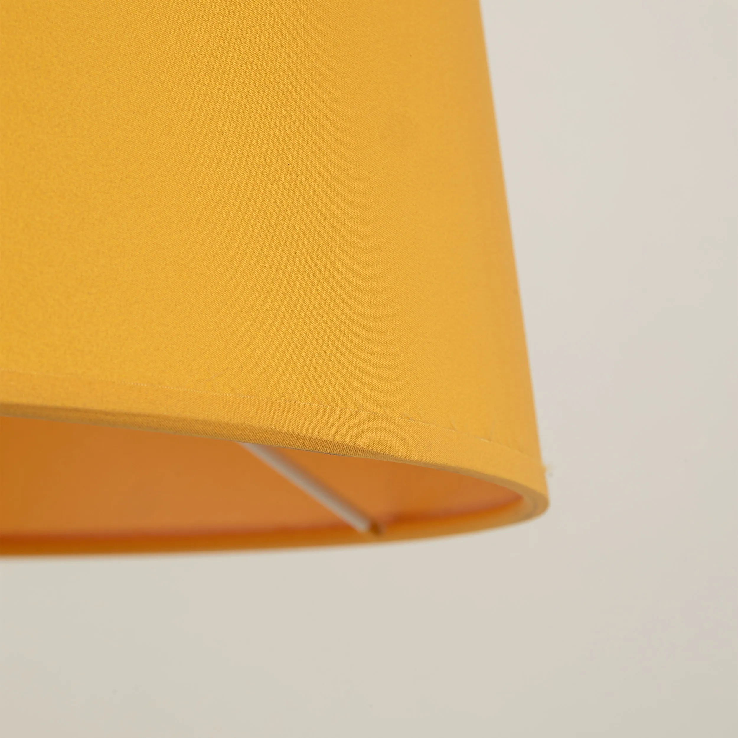 Lampa podłogowa NICOLA żółta intrygująco wygięta 150x44cm - TK_6645