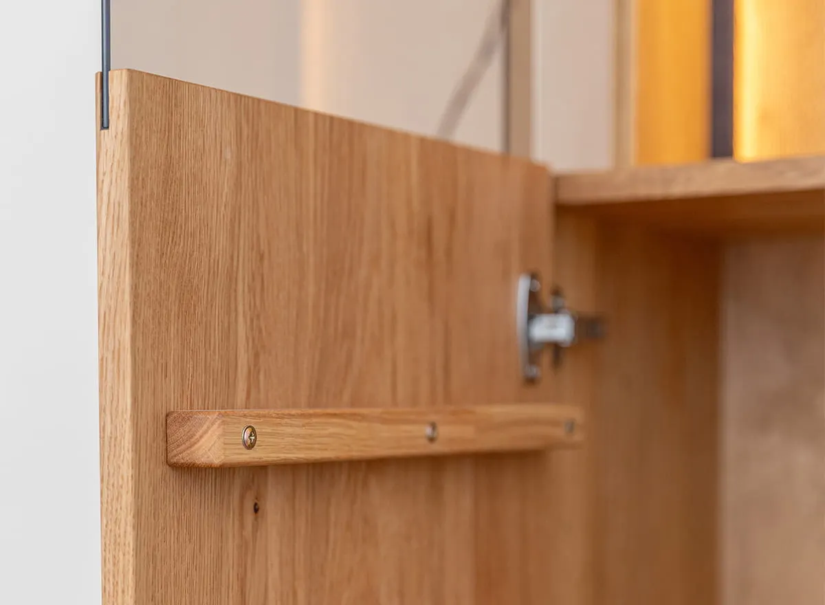 Witryna wąska dębowa COLLODI lewa z oświetleniem - dąb olejowany - ZICOL01L