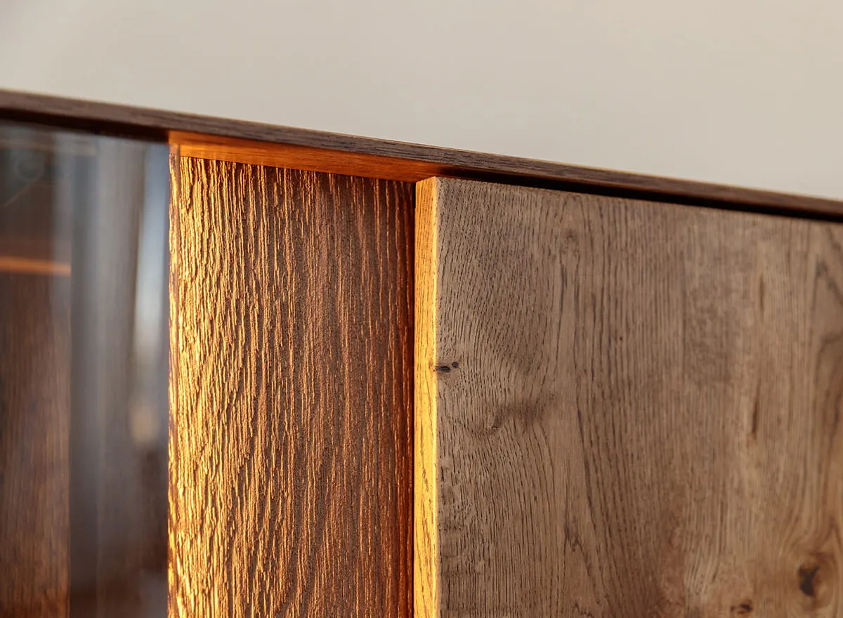 Witryna niska dębowa COLLODI 2-drzwiowa z oświetleniem - tabacco - ZICOL10T