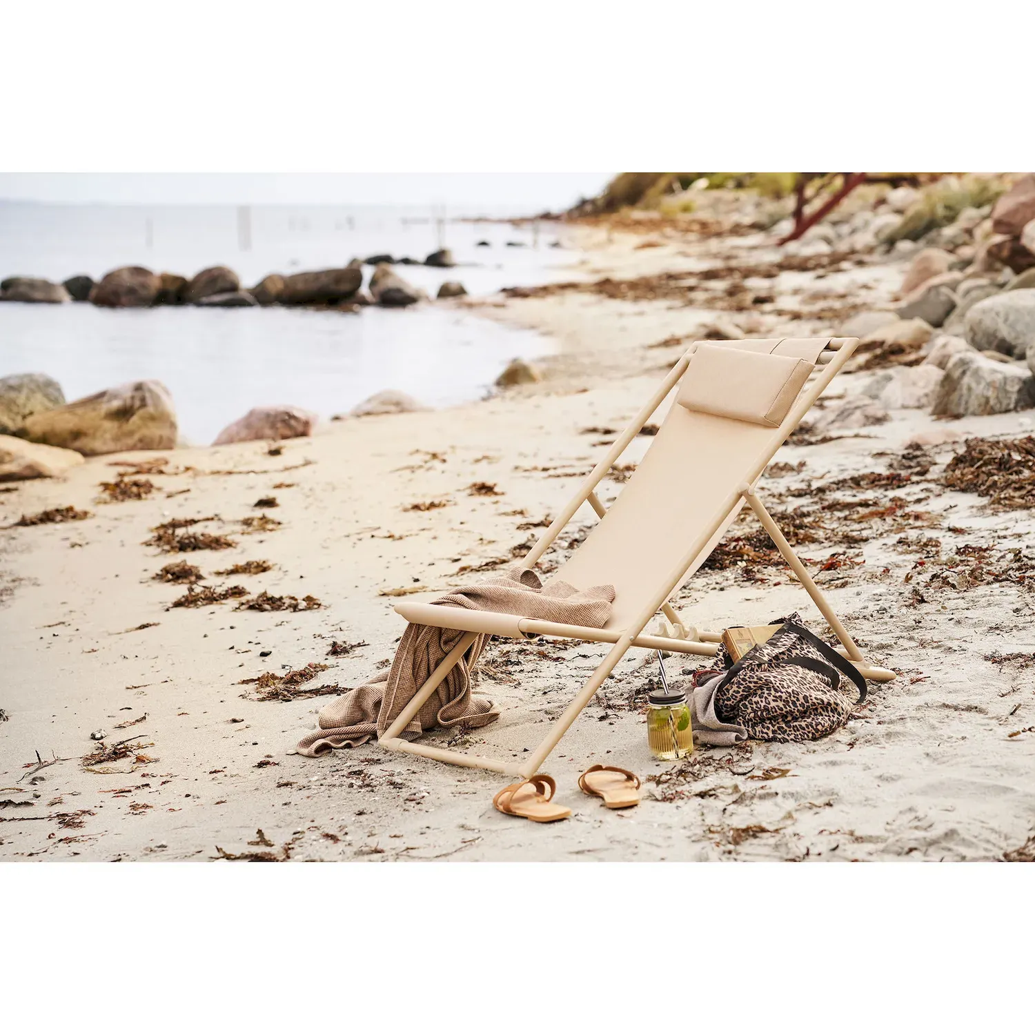 Leżak CURTIS leżak z 4-pozycyjnym oparciem kolor taupe - 7101015