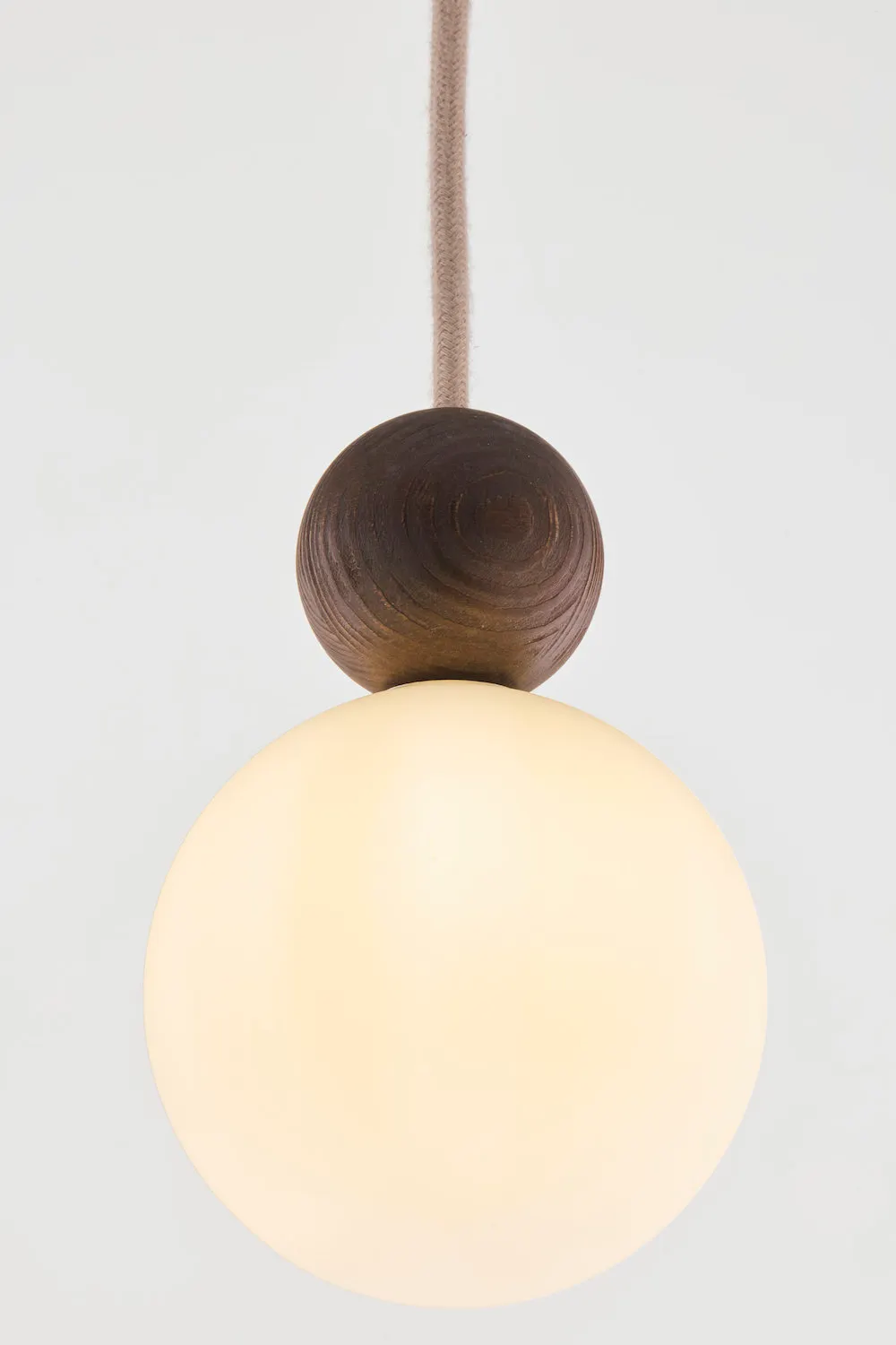 lampa wisząca, kula, drewniana nakładka, kulista lampa, osiągnięcie illumination